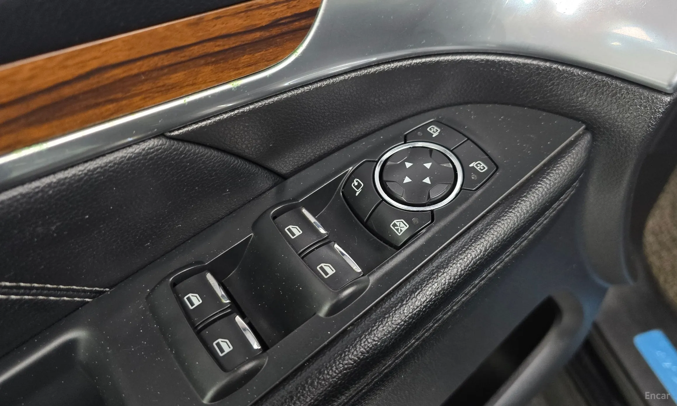 Ford Explorer превью 20
