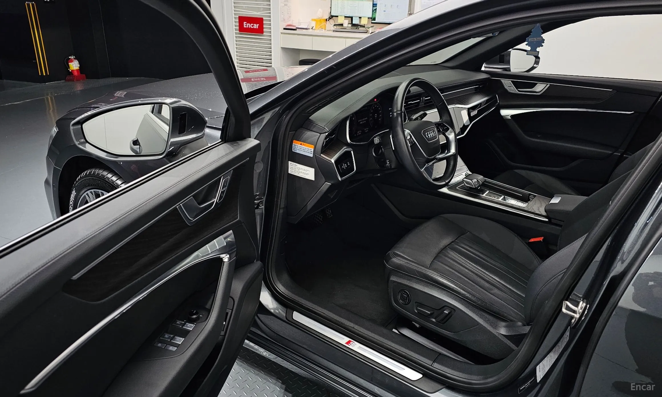 Audi A6 (C8) превью 10
