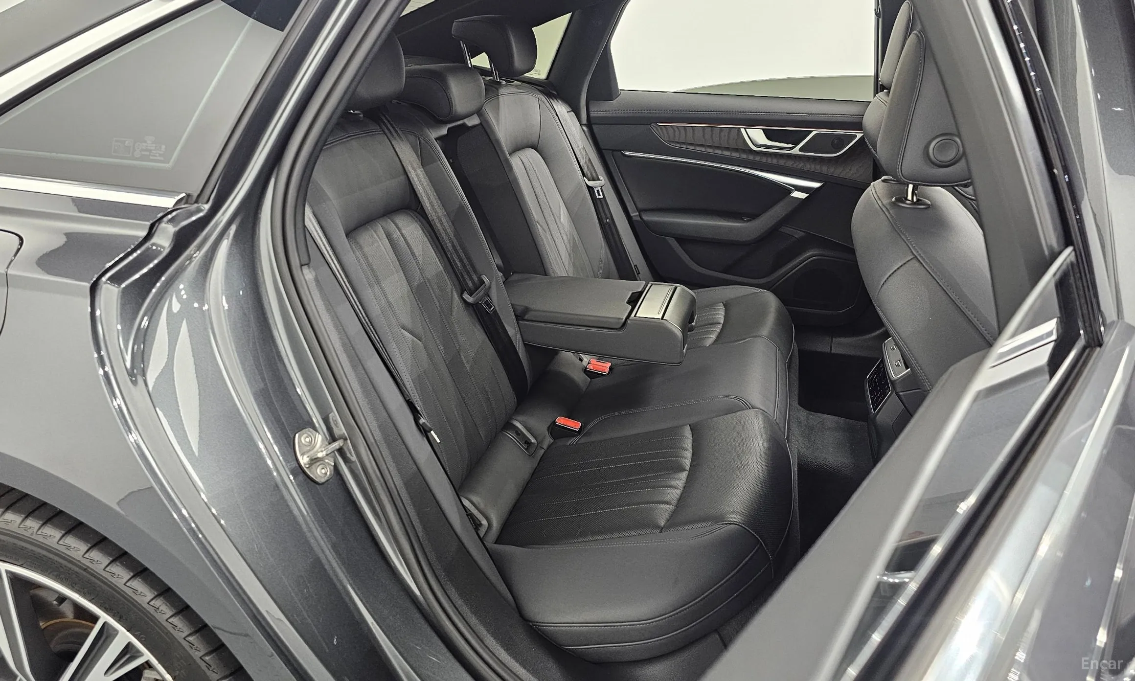 Audi A6 (C8) превью 11
