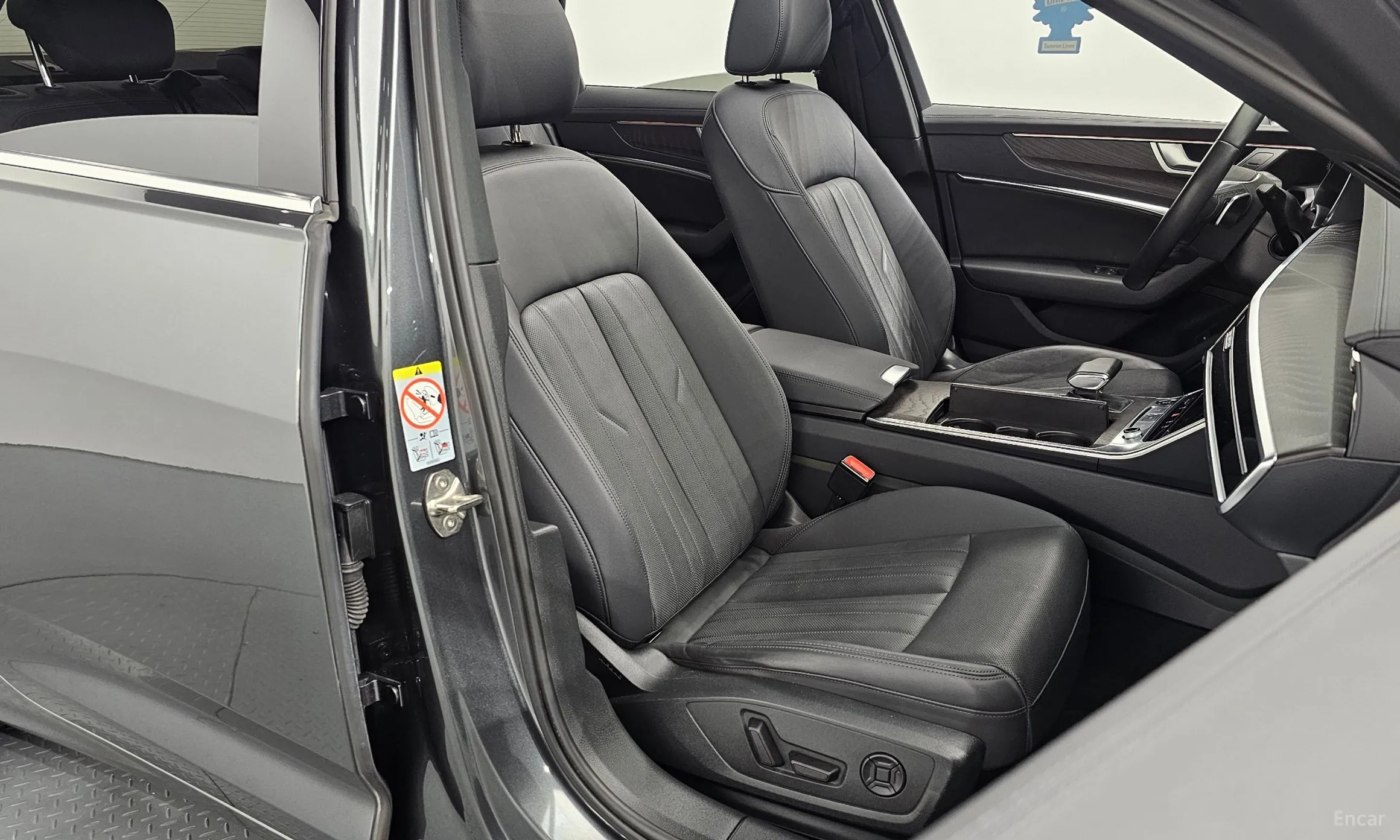 Audi A6 (C8) превью 12