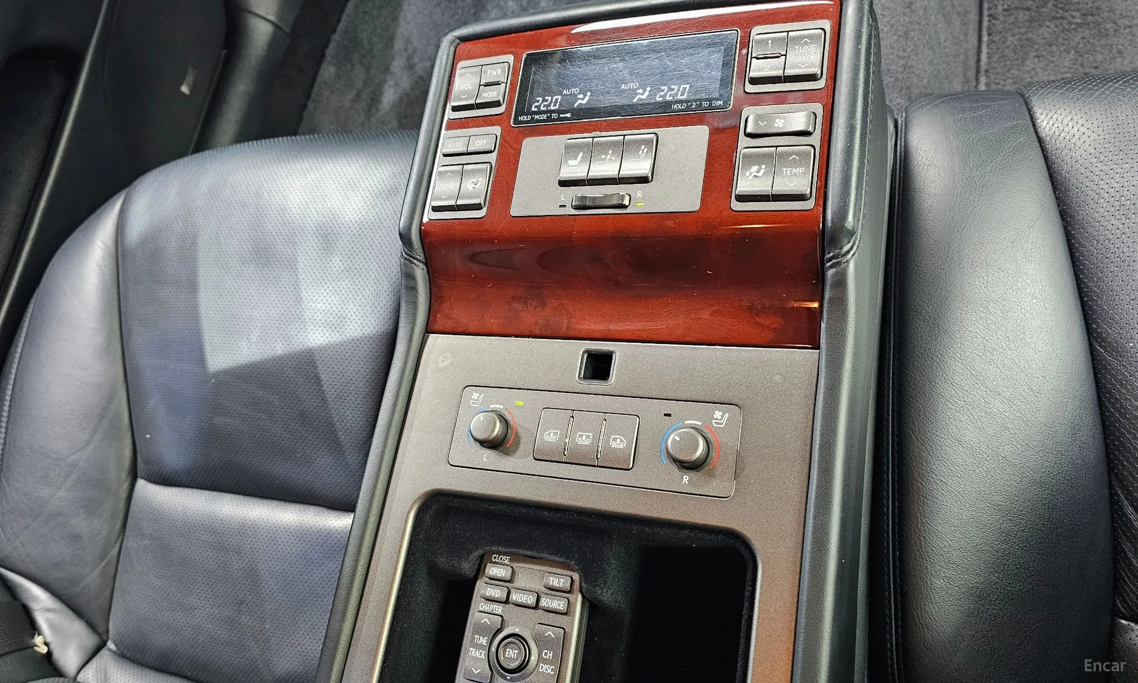Lexus LS600hL превью 17