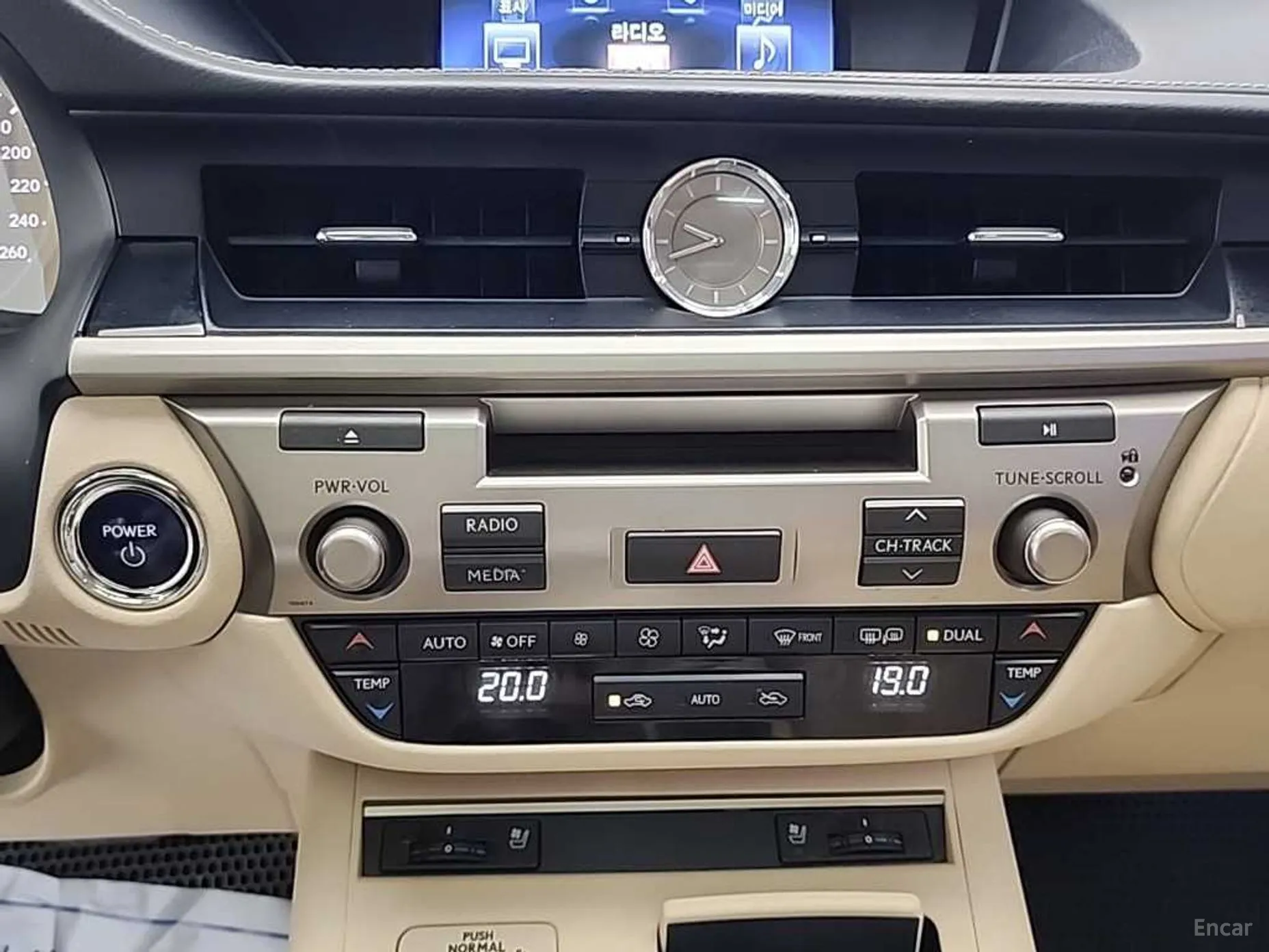 Lexus New ES300h превью 10