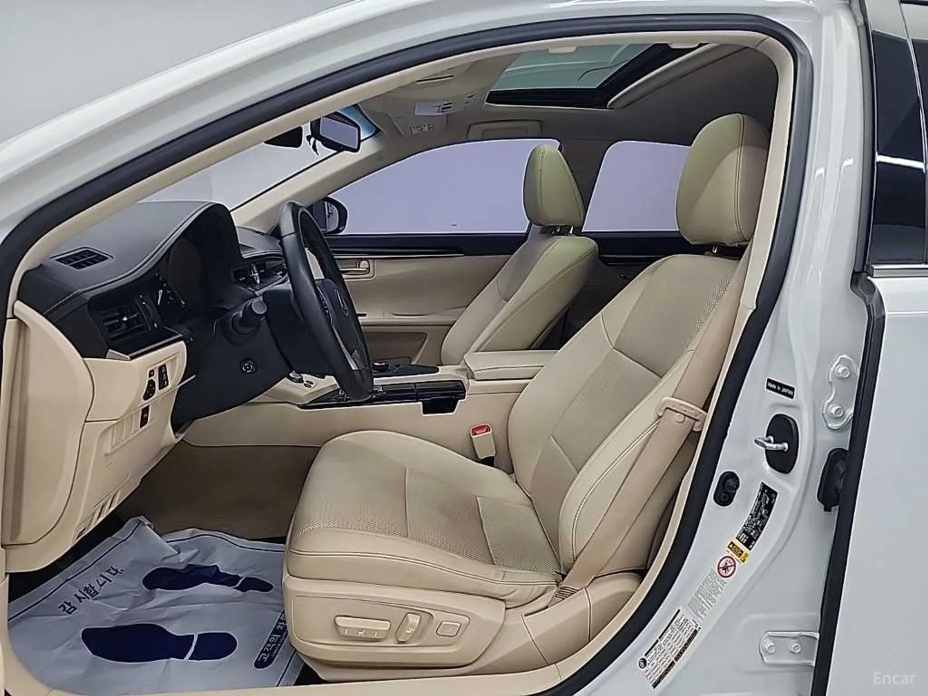 Lexus New ES300h превью 11