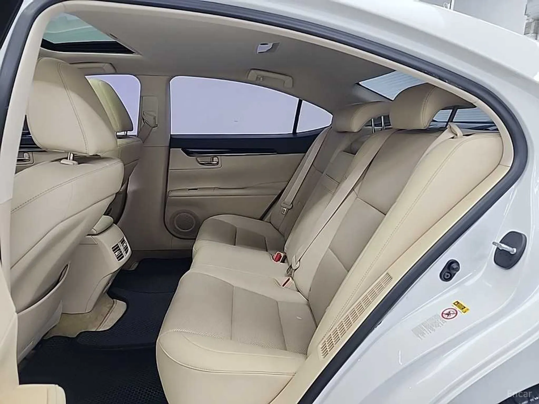 Lexus New ES300h превью 12