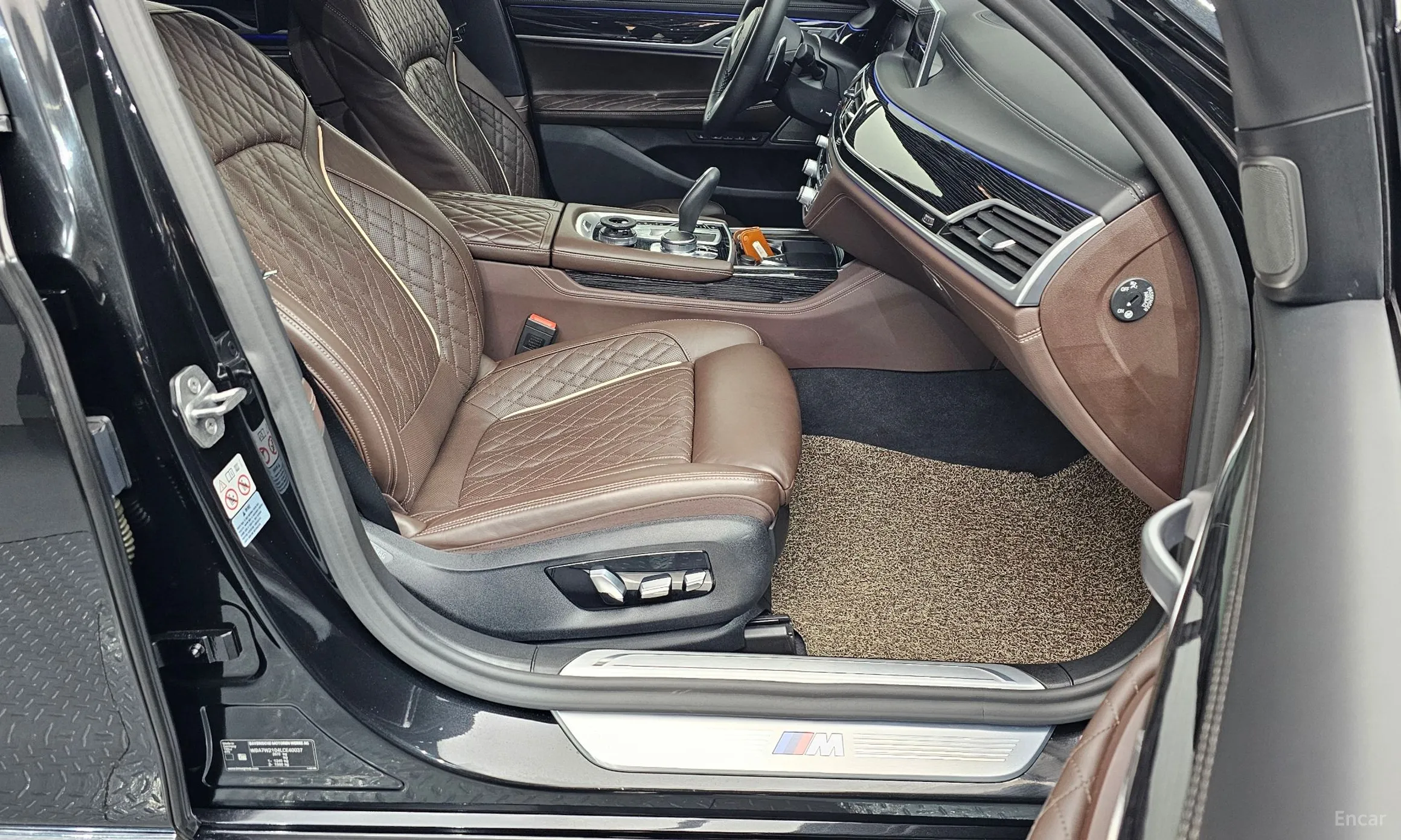 BMW 7 Series (G11) превью 12