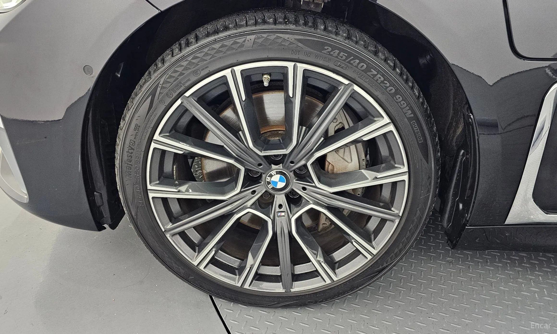 BMW 7 Series (G11) превью 5