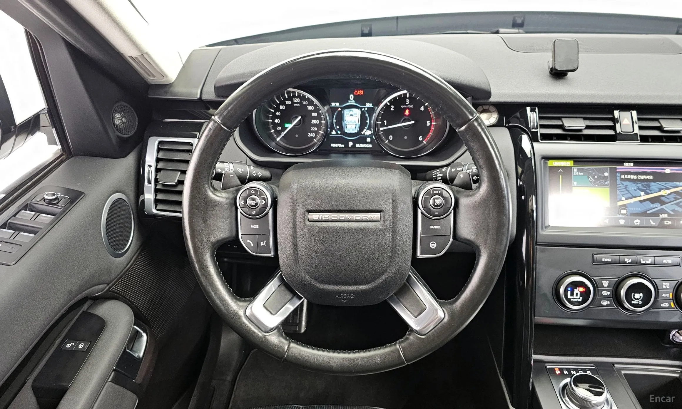 Land Rover Discovery 5 превью 12