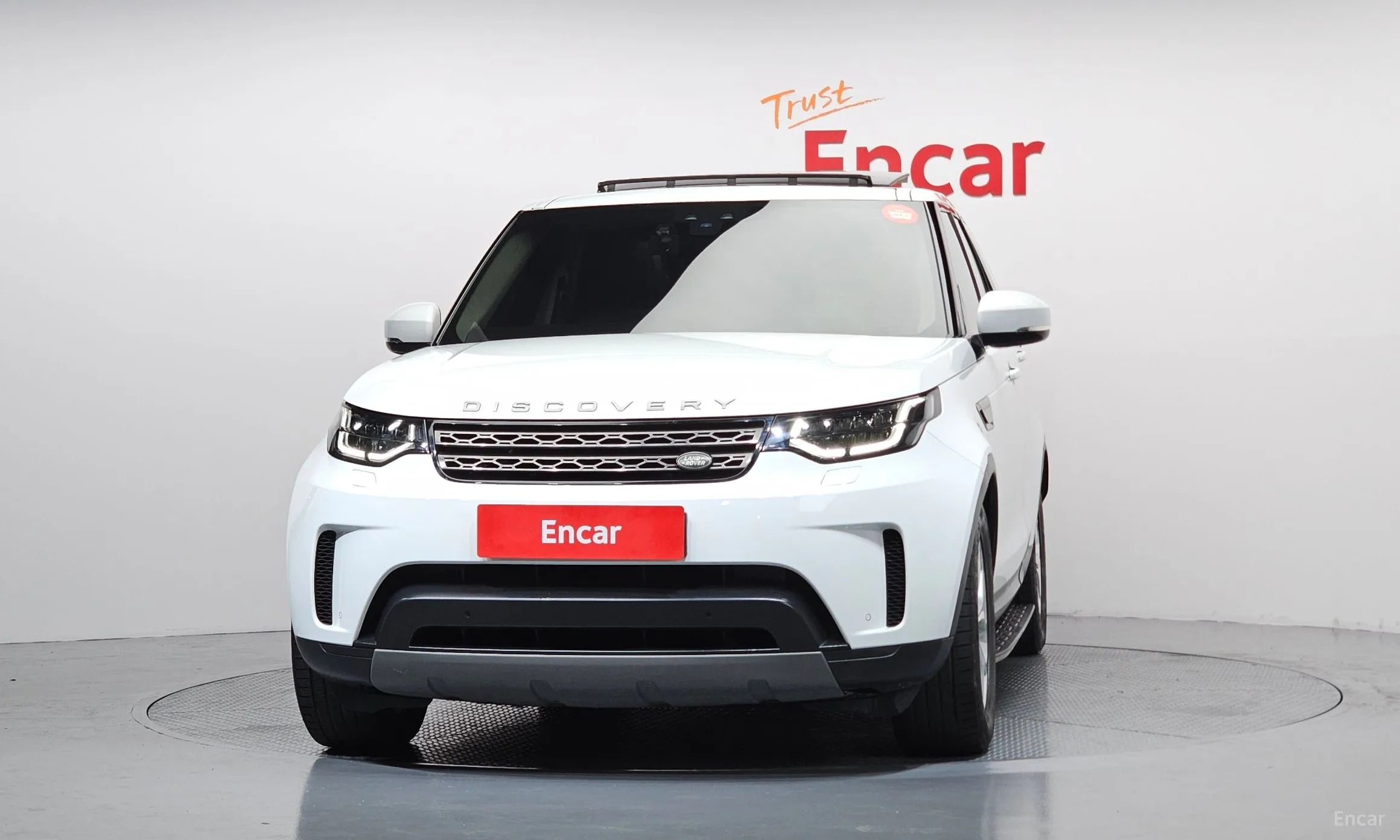 Land Rover Discovery 5 превью 3
