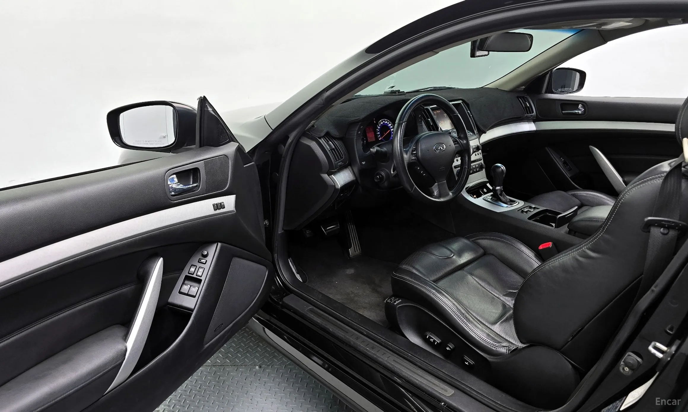 Infiniti G37 превью 10
