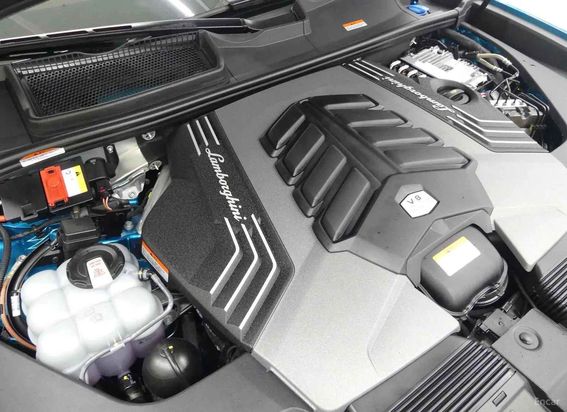 Lamborghini Urus превью 5