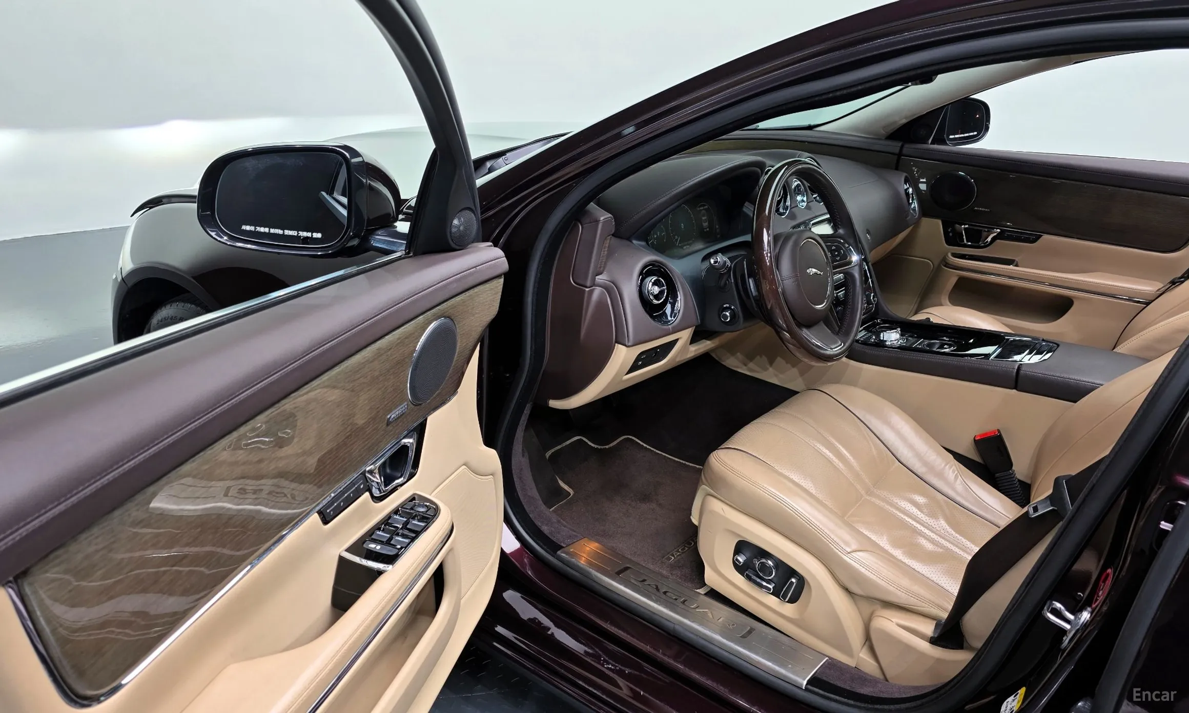 Jaguar All New XJ превью 10