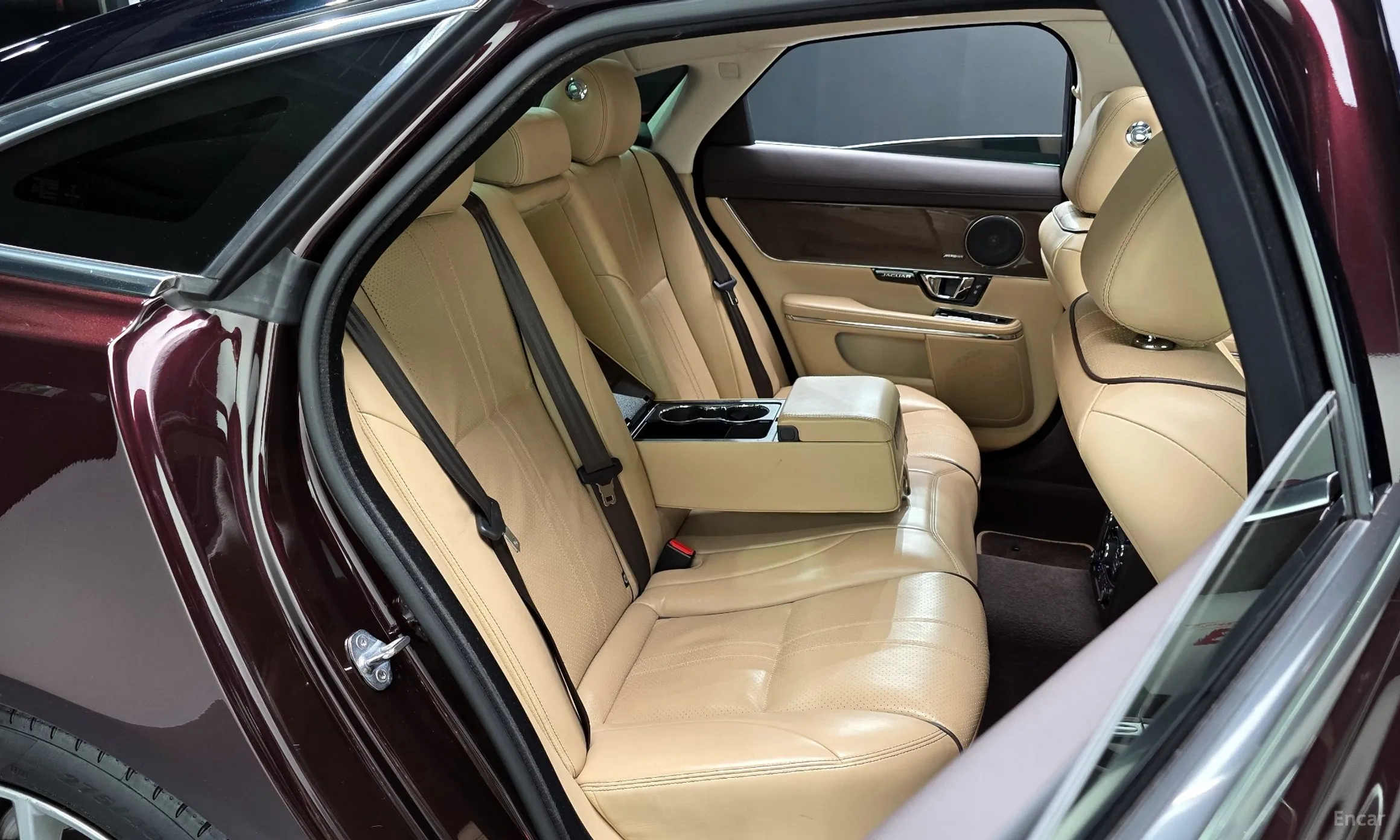 Jaguar All New XJ превью 11
