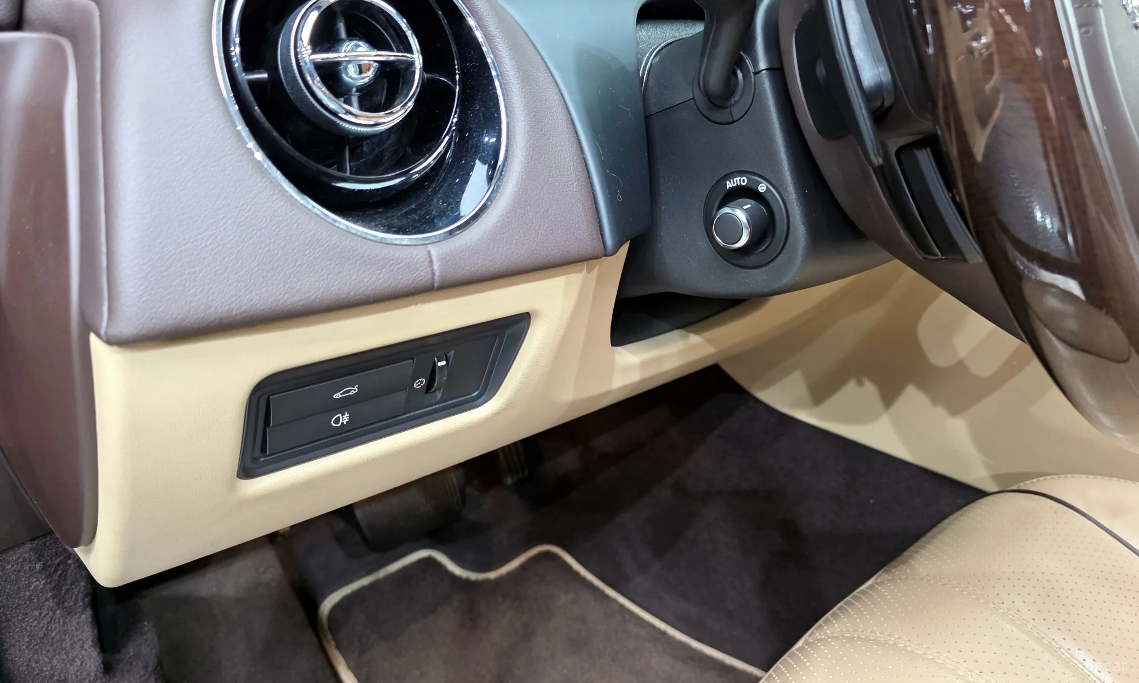 Jaguar All New XJ превью 18