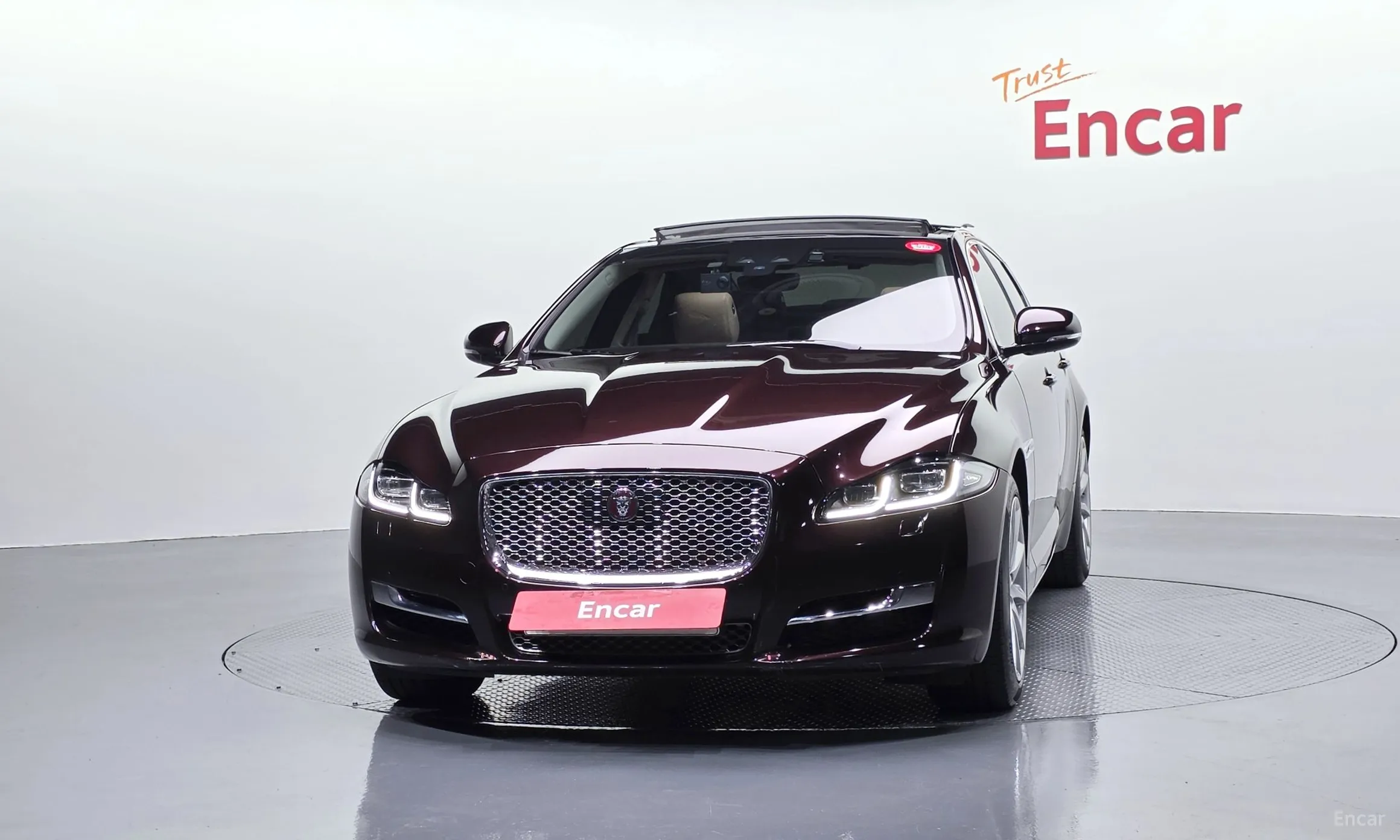 Jaguar All New XJ превью 3