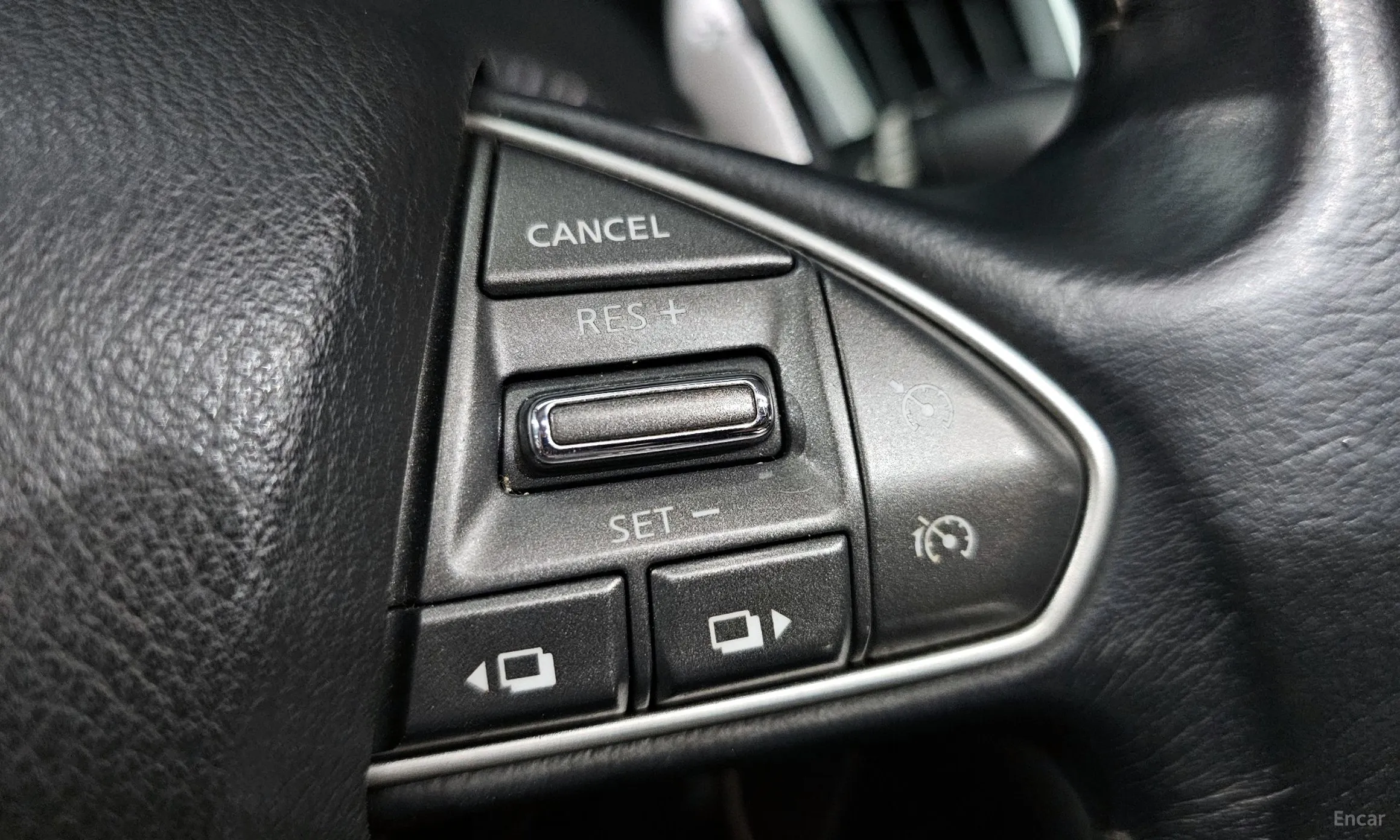 Infiniti Q50 превью 14
