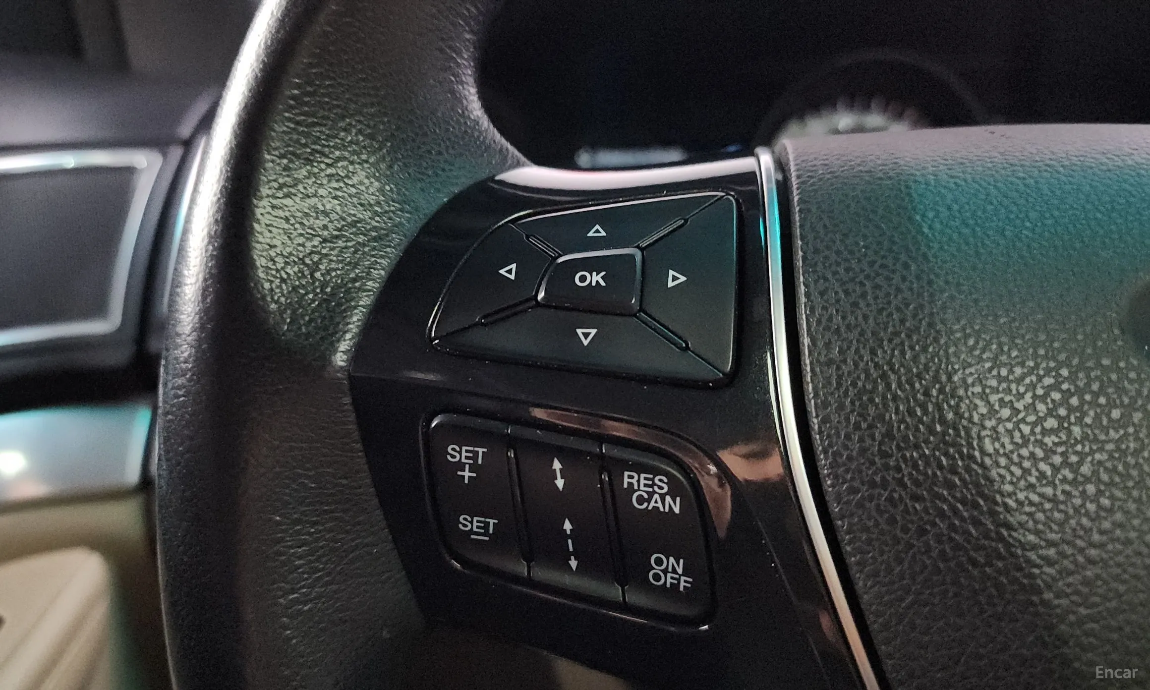 Ford Explorer превью 16