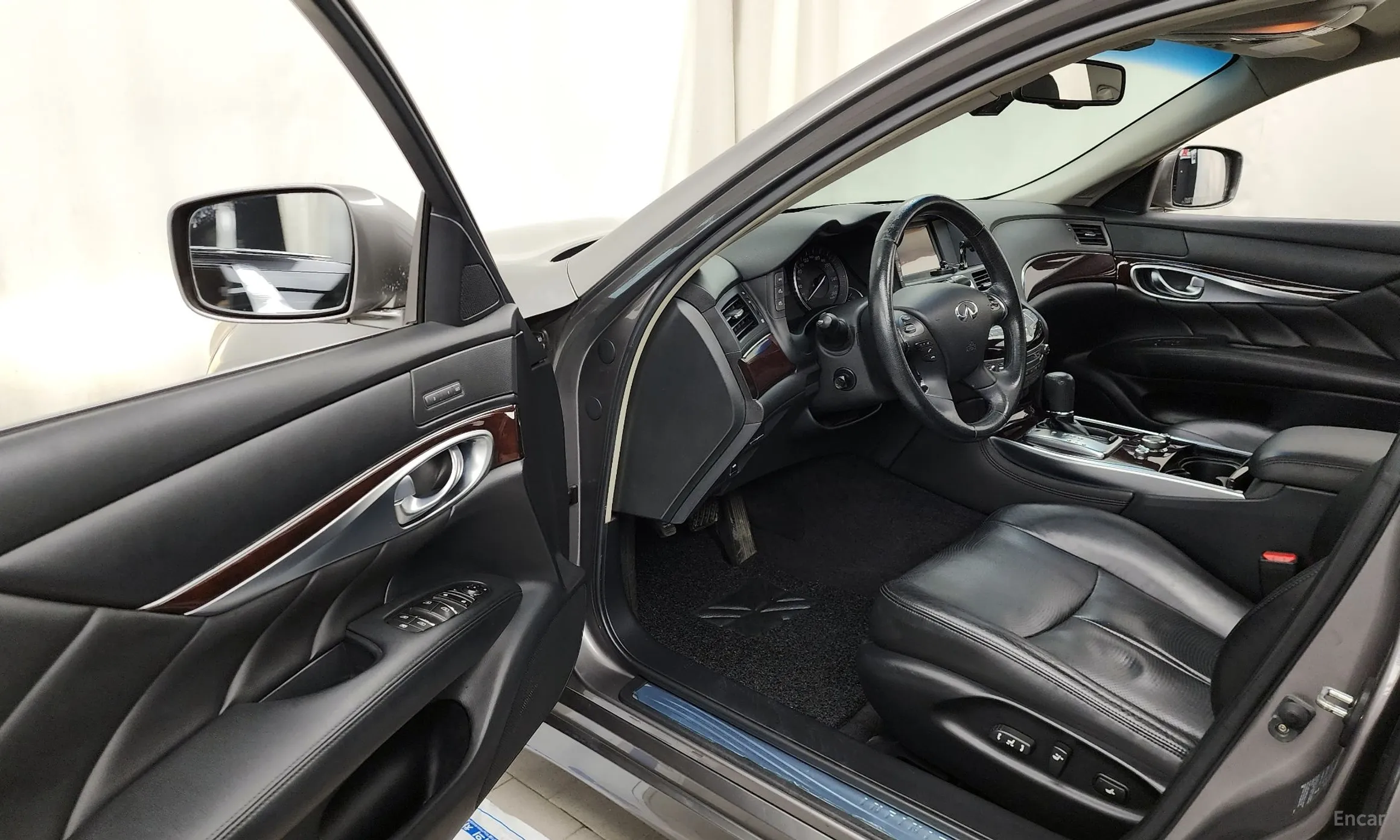 Infiniti M37 превью 10