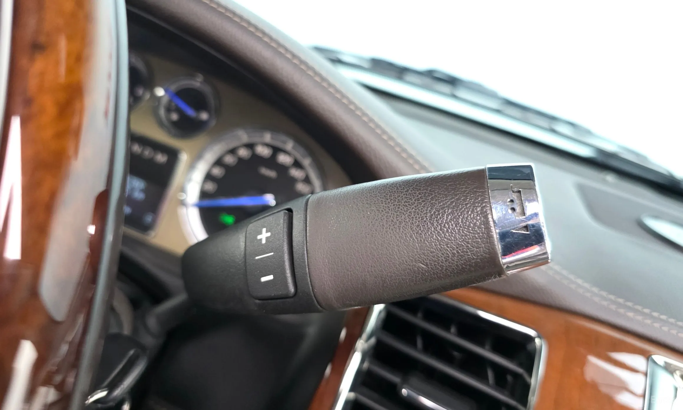 Cadillac Escalade превью 9