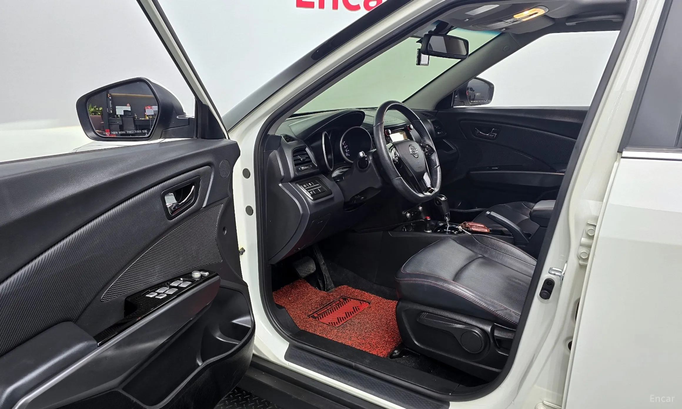 KG Mobility (SsangYong) Tivoli Air превью 10