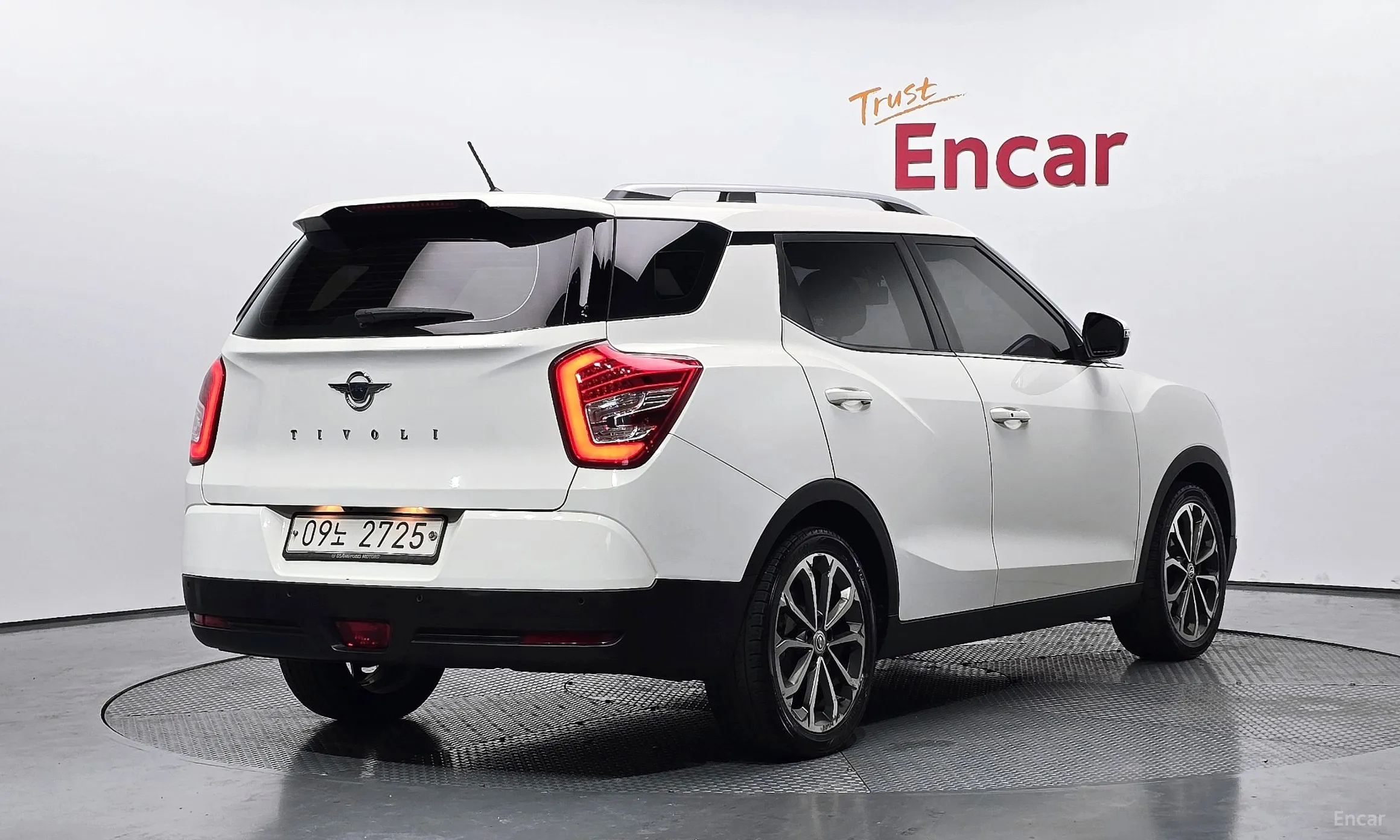 KG Mobility (SsangYong) Tivoli Air превью 2