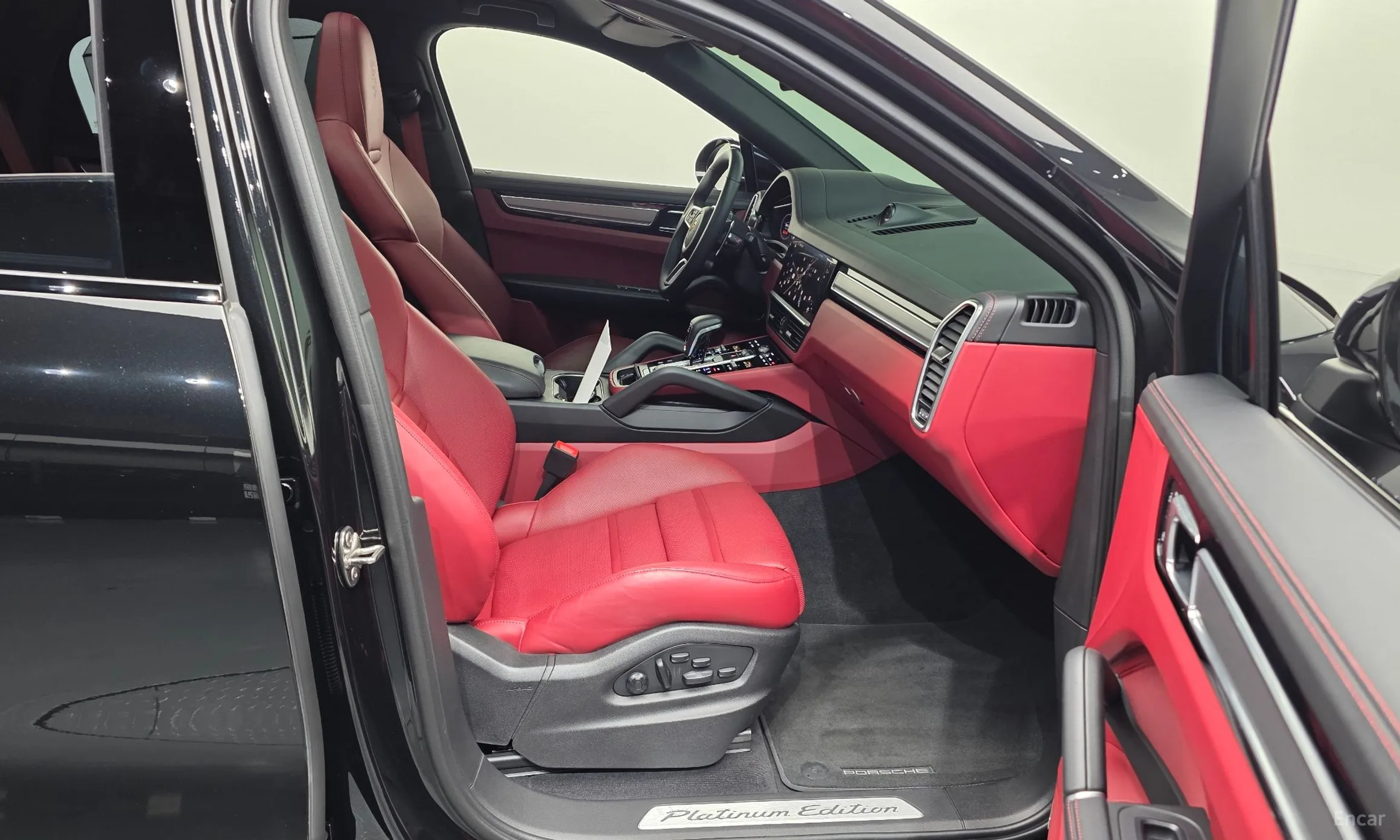 Porsche Cayenne (PO536) превью 11