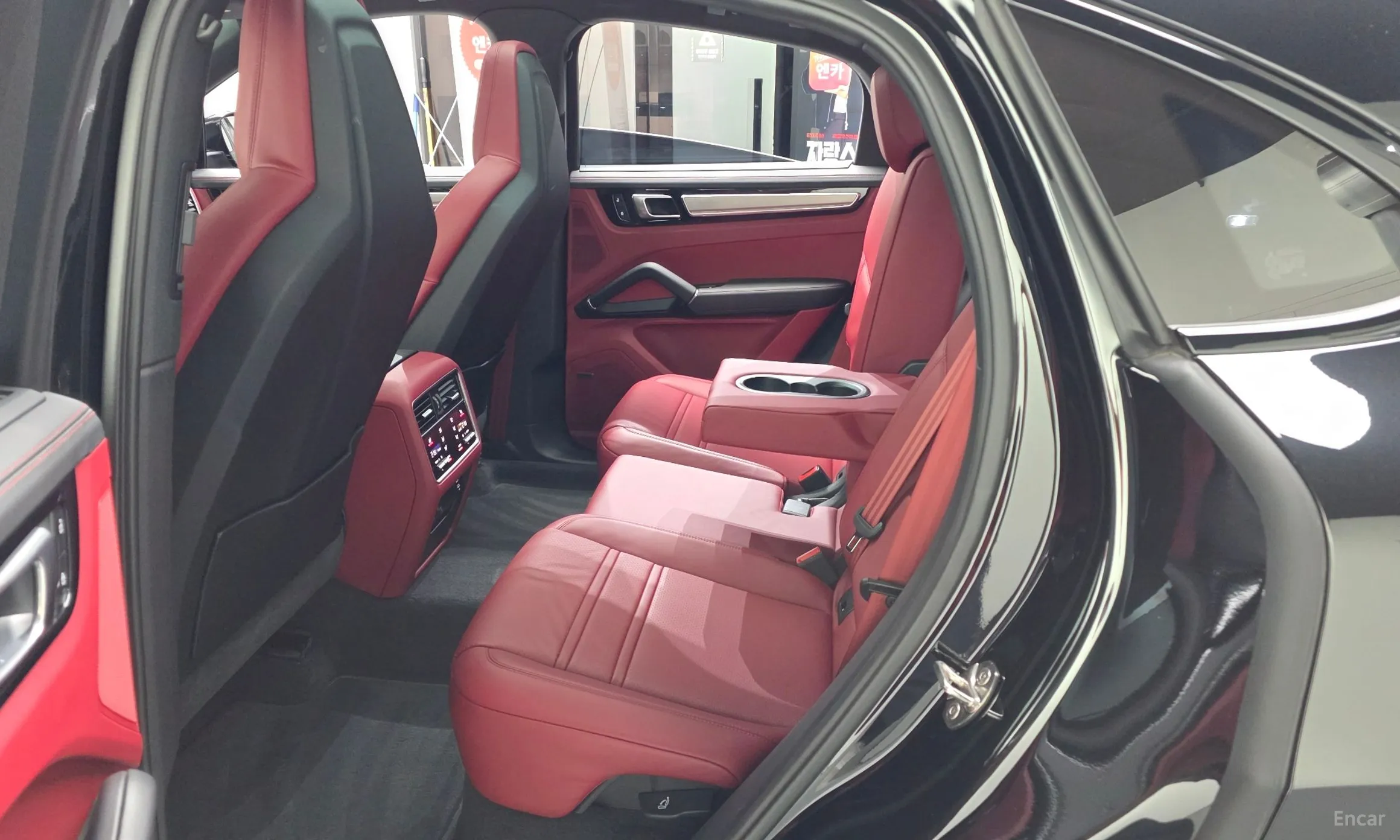 Porsche Cayenne (PO536) превью 12