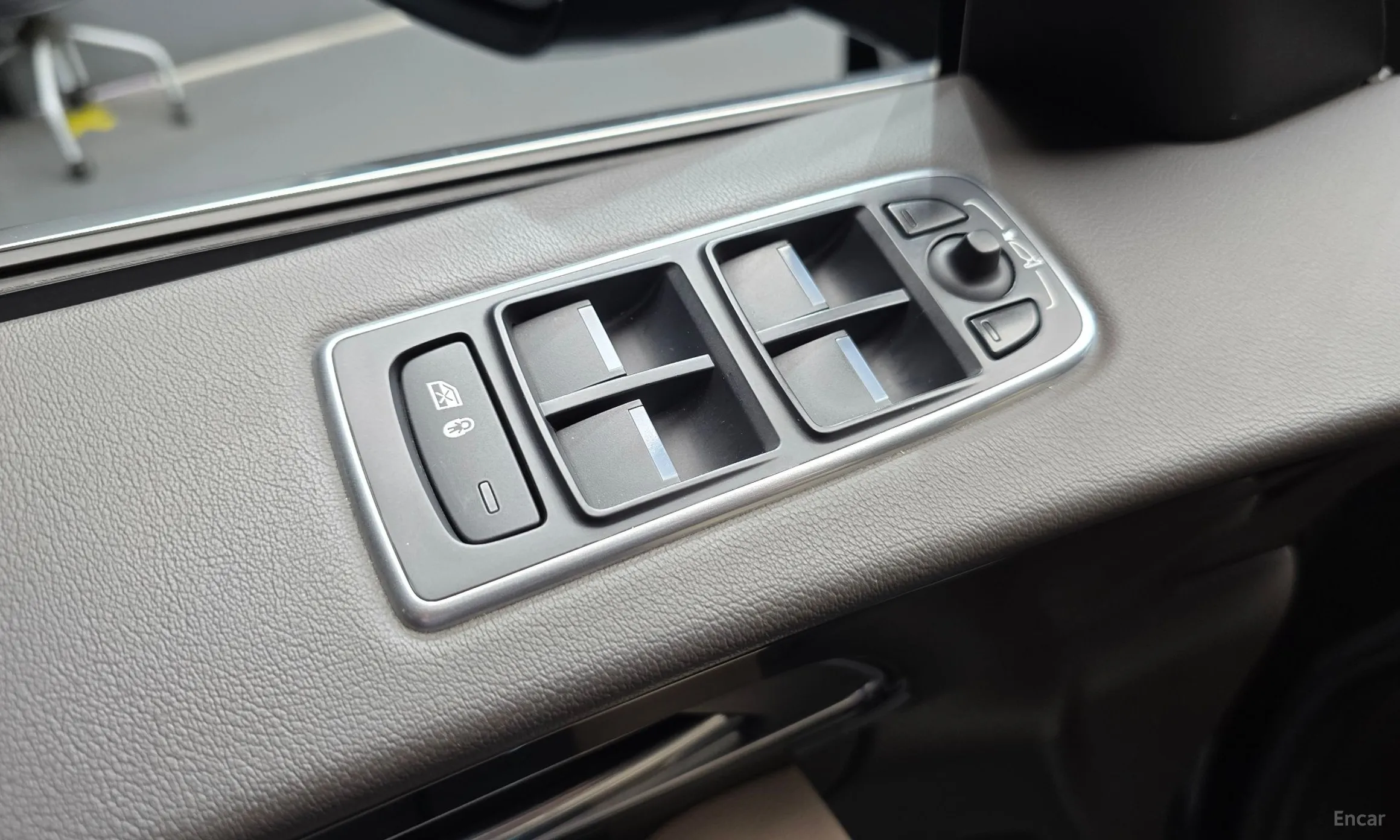 Jaguar F-PACE превью 13