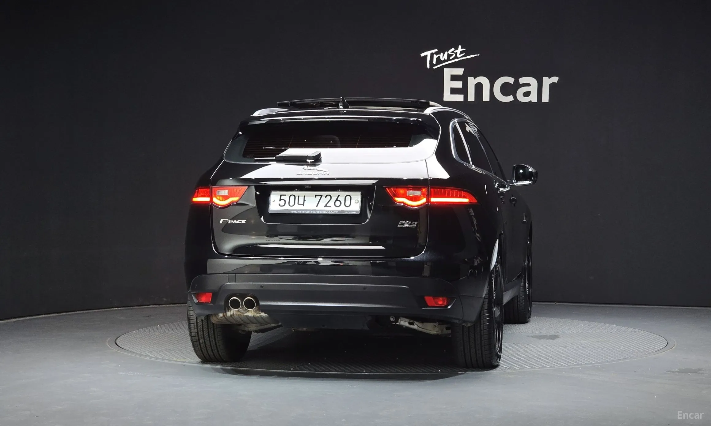Jaguar F-PACE превью 4