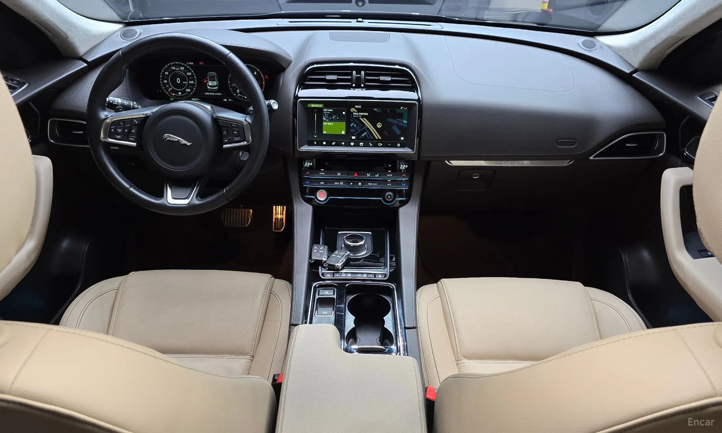 Jaguar F-PACE превью 7