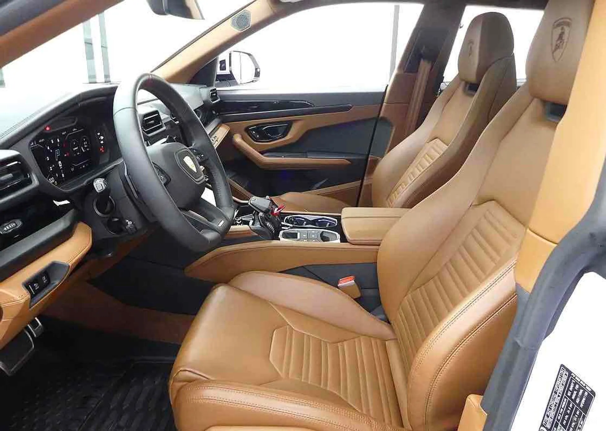 Lamborghini Urus превью 8