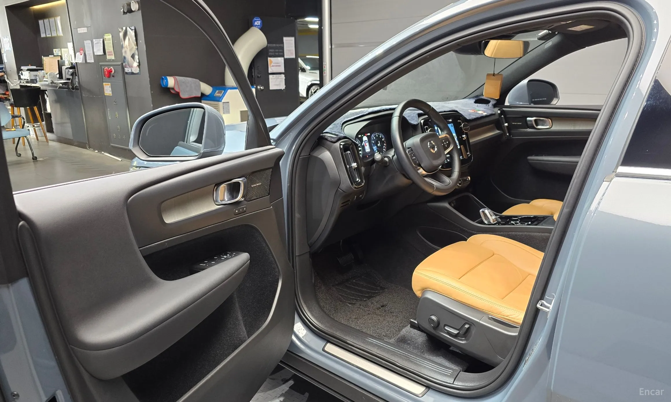Volvo XC40 превью 10