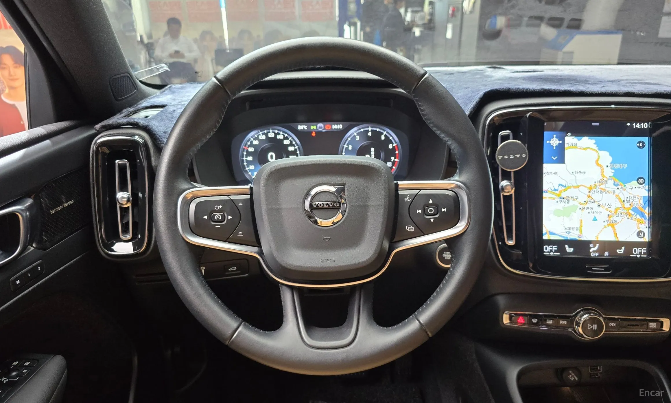 Volvo XC40 превью 13