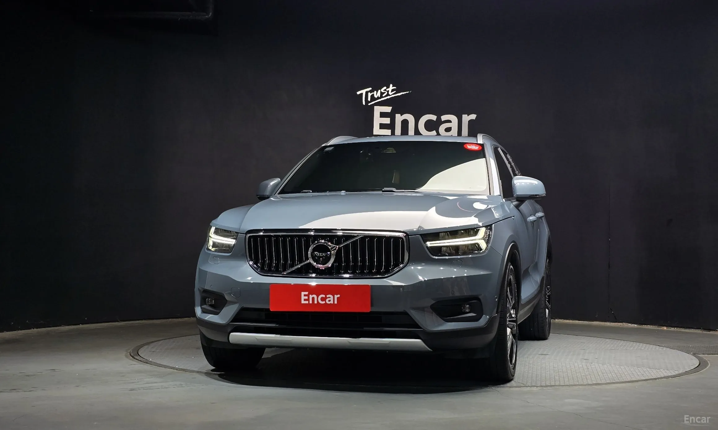 Volvo XC40 превью 3