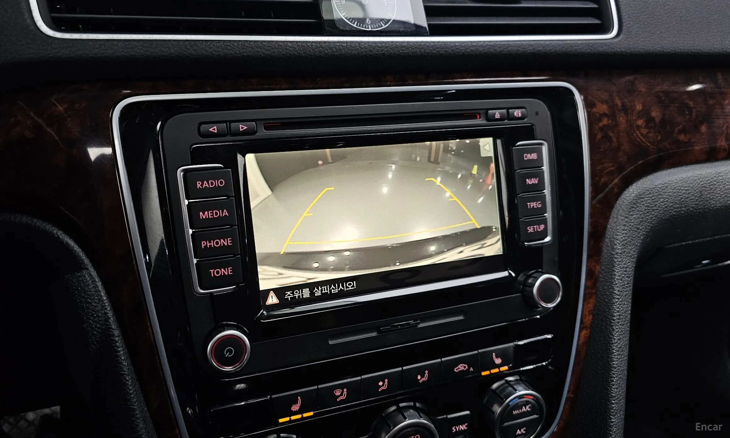 Volkswagen The New Passat превью 15