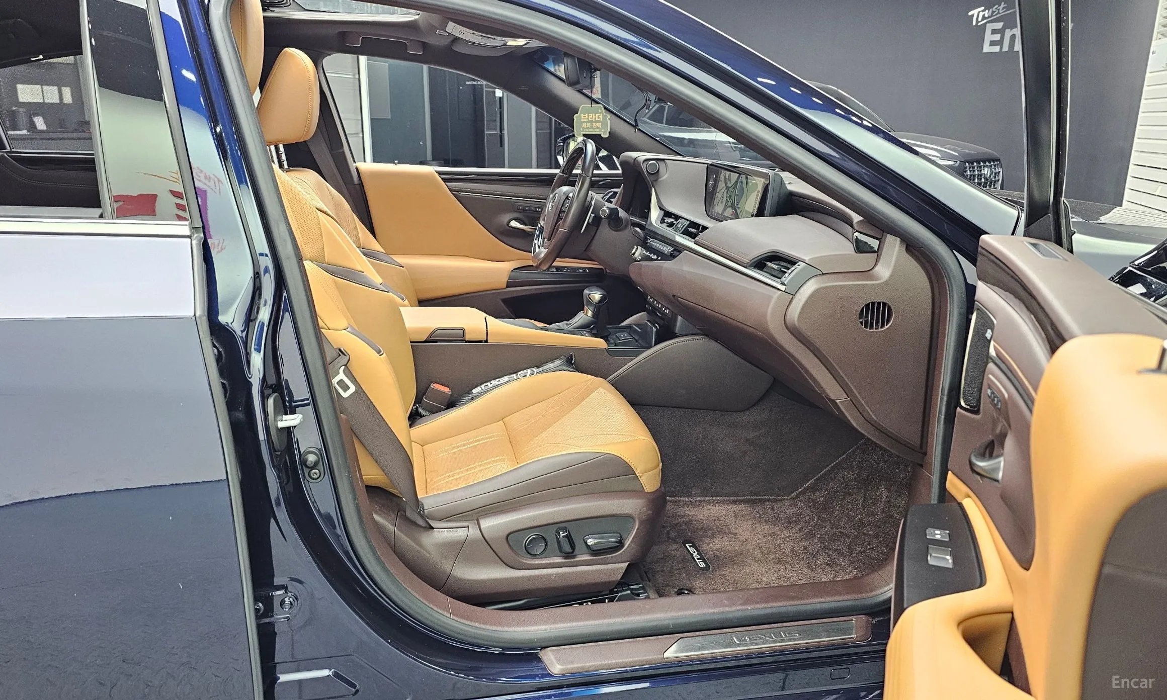 Lexus ES300h 7th Generation превью 11