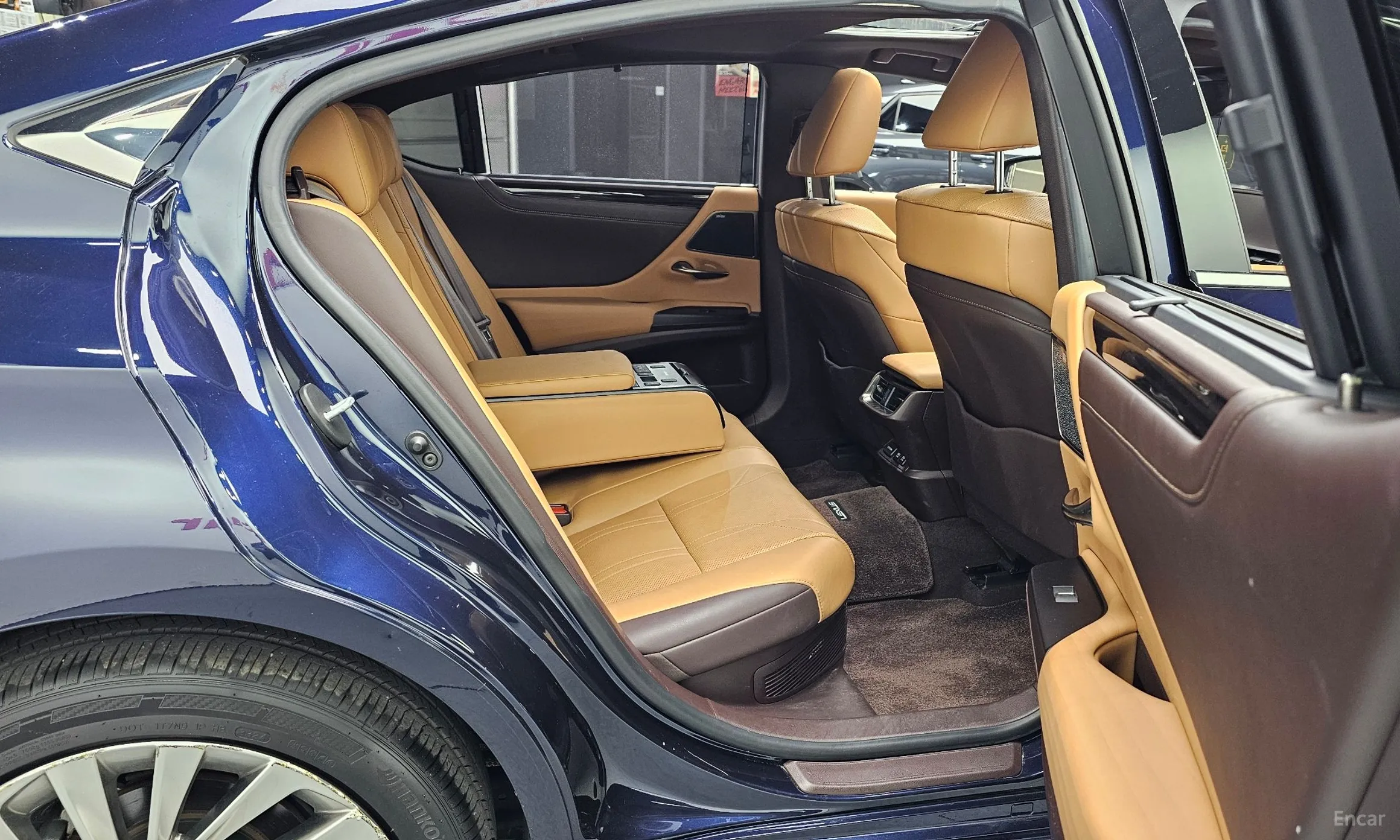 Lexus ES300h 7th Generation превью 12