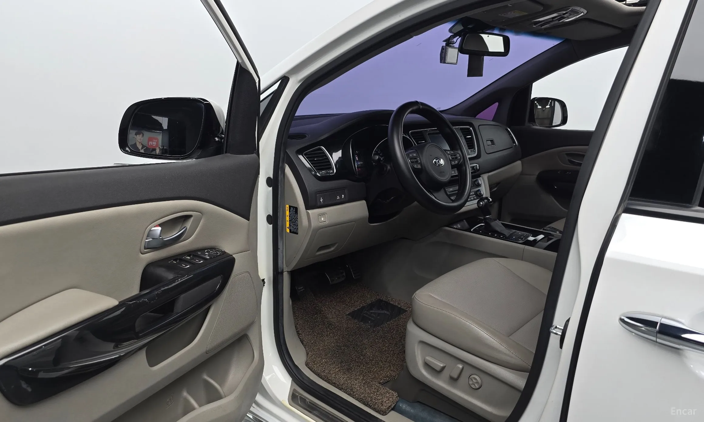 Kia Carnival превью 10