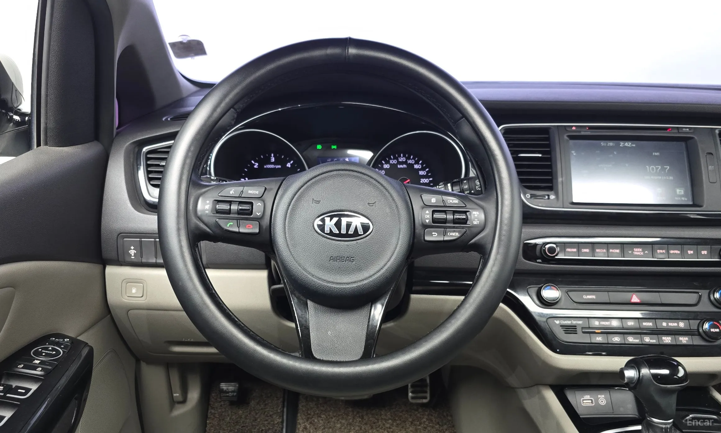 Kia Carnival превью 13