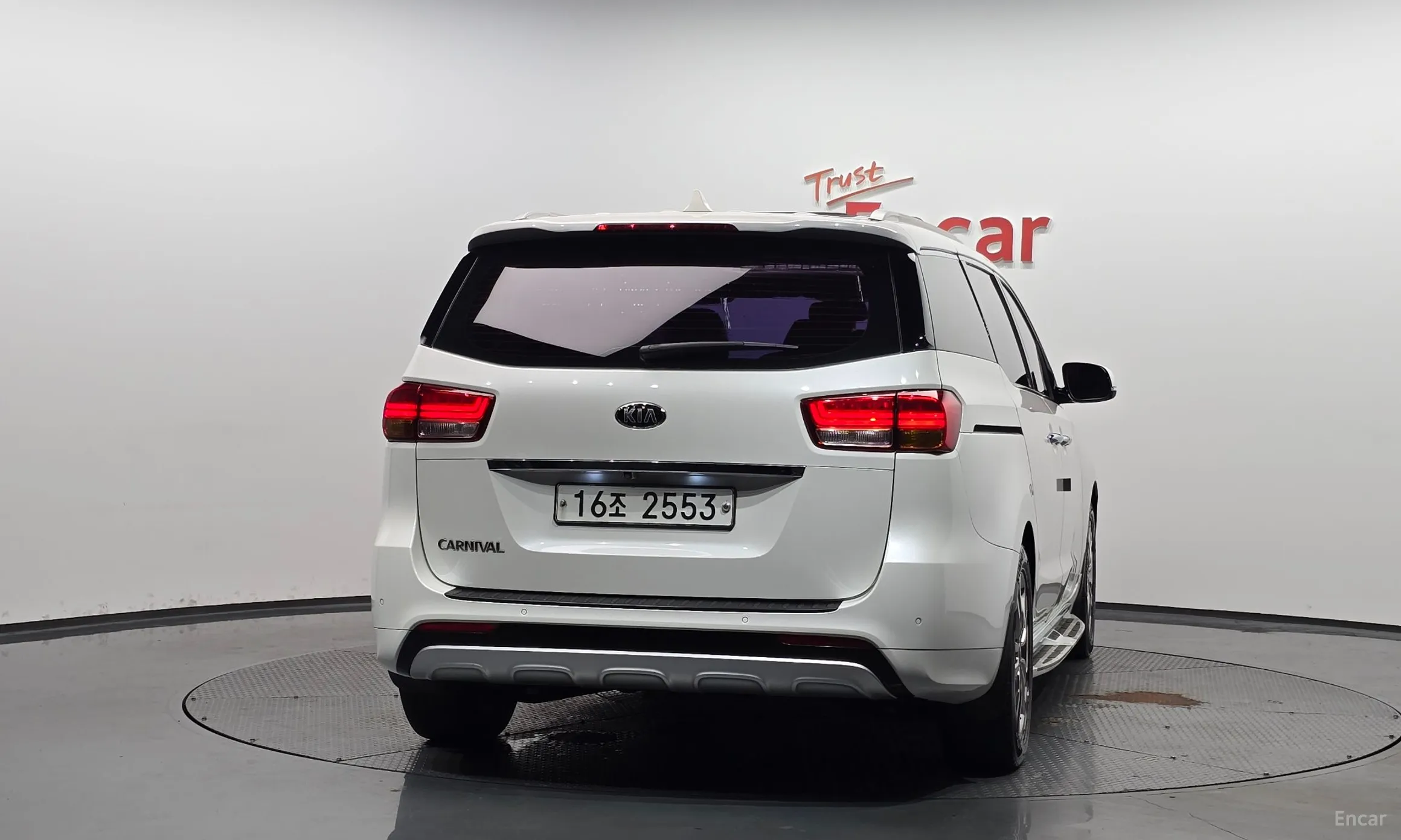 Kia Carnival превью 4