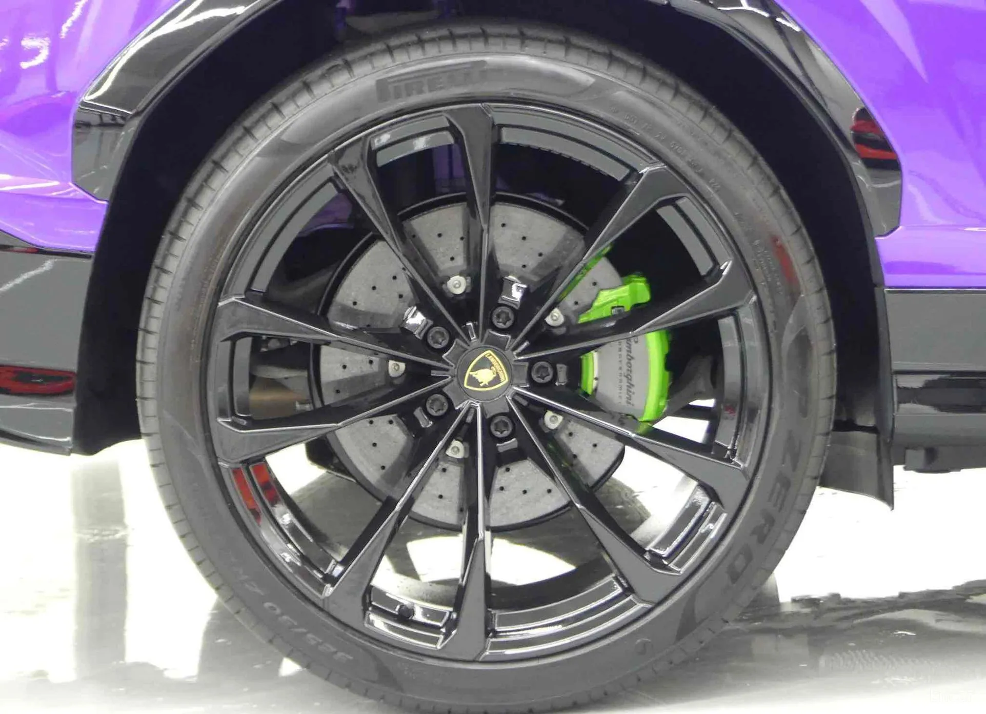 Lamborghini Urus превью 10