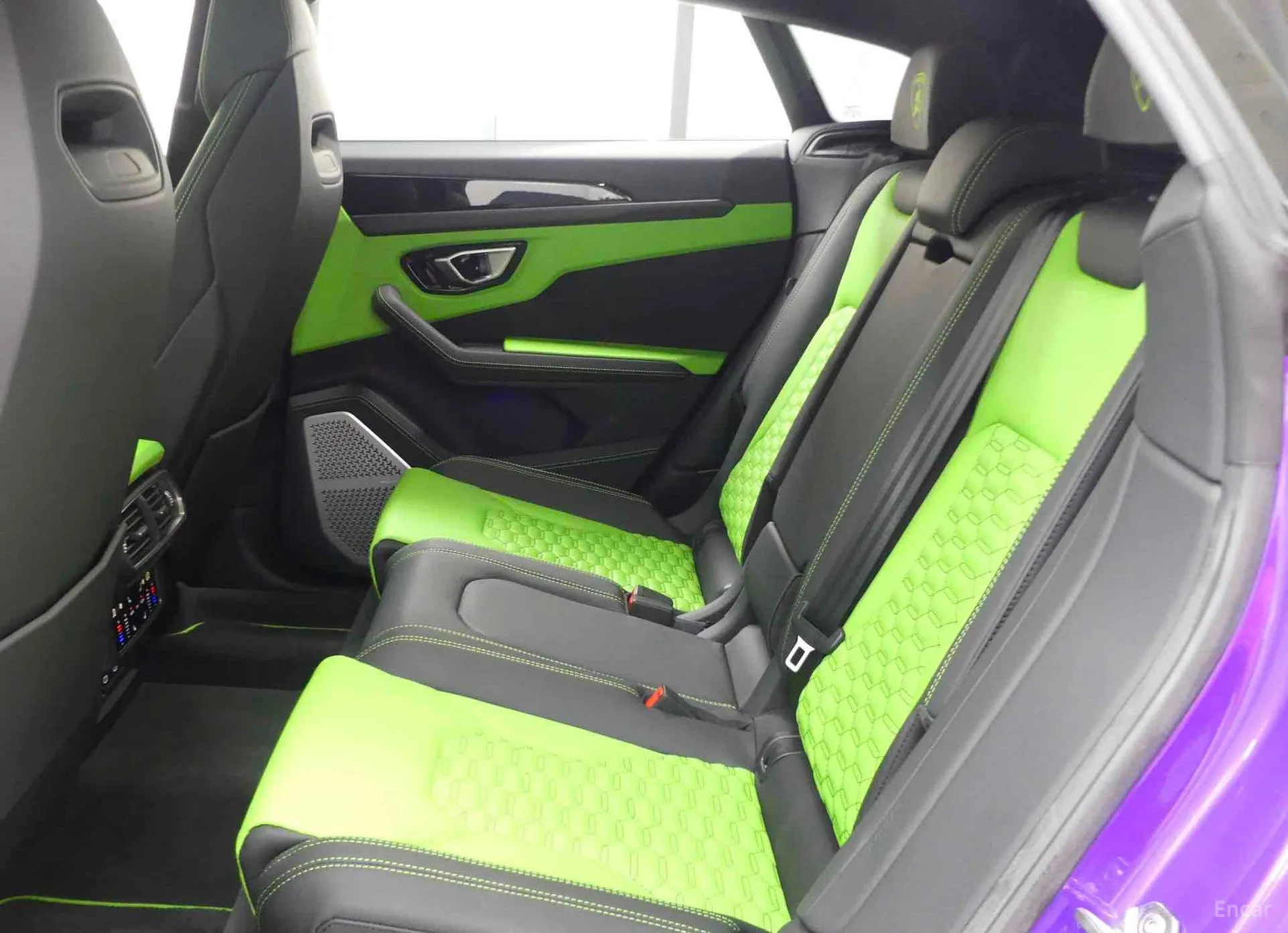Lamborghini Urus превью 9