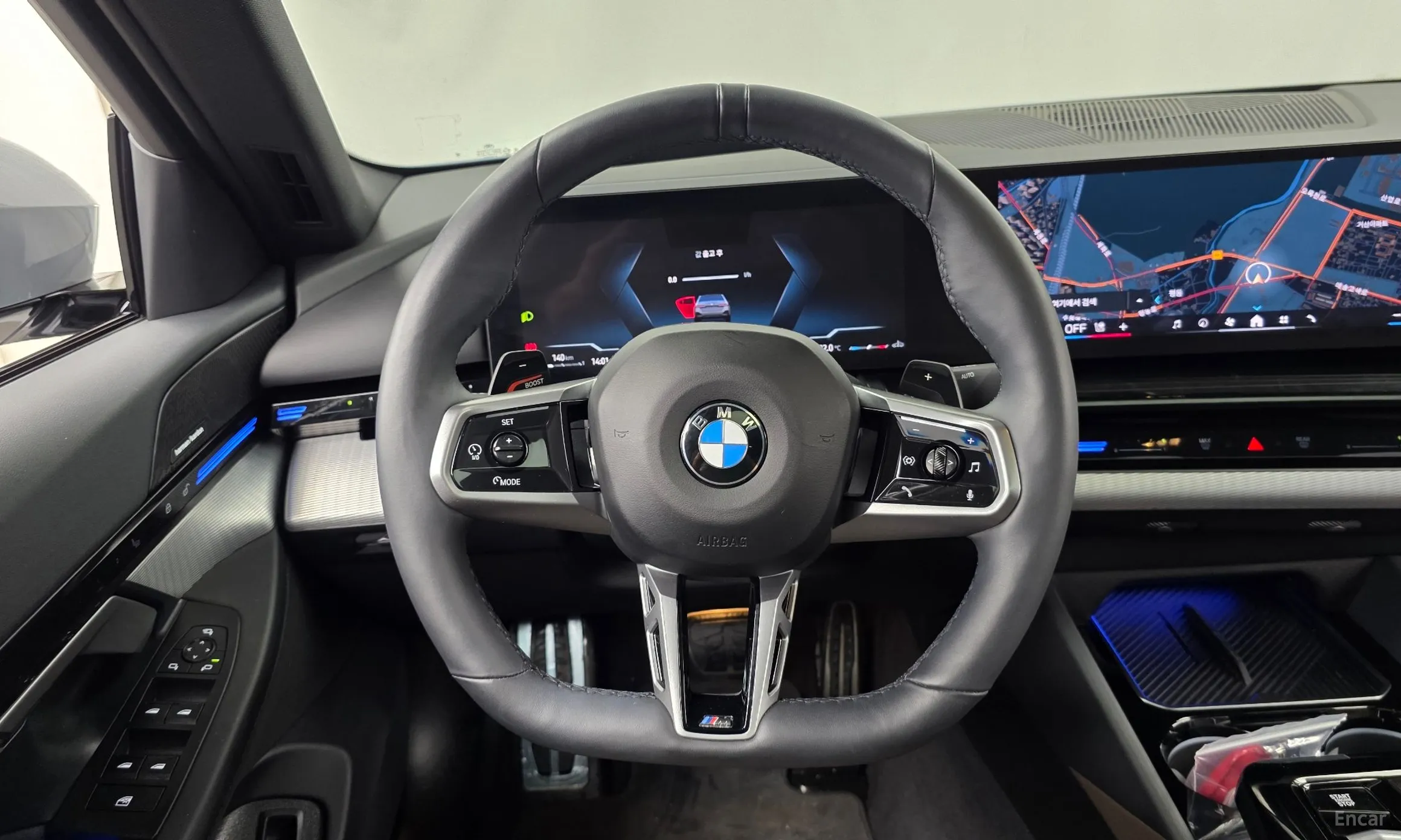 BMW 5 Series (G60) превью 13