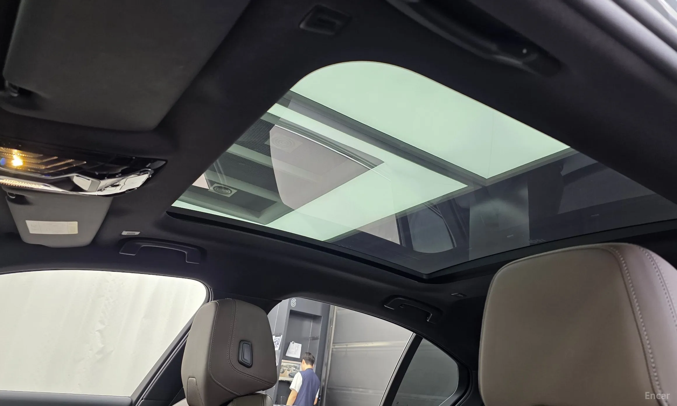 BMW 5 Series (G60) превью 18