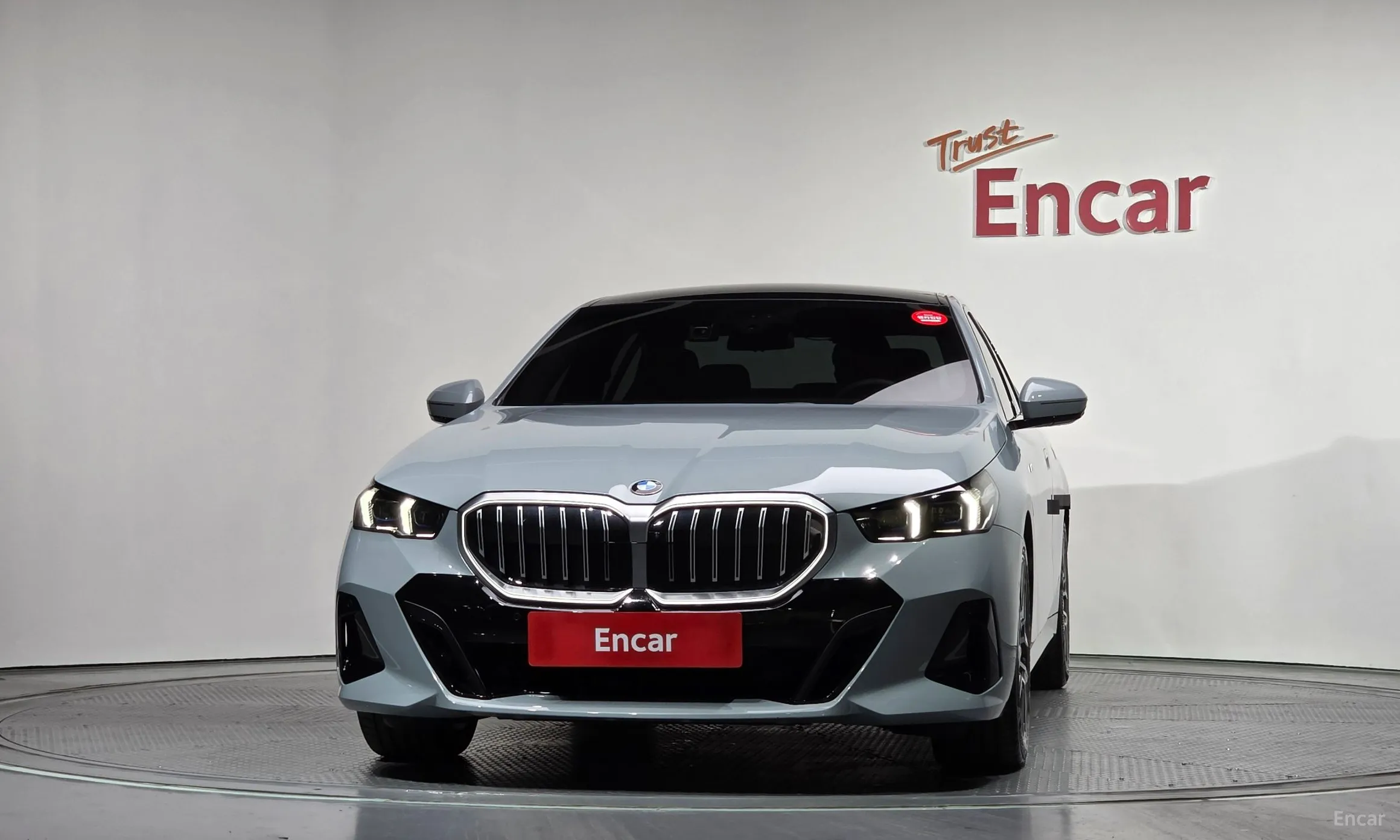 BMW 5 Series (G60) превью 3