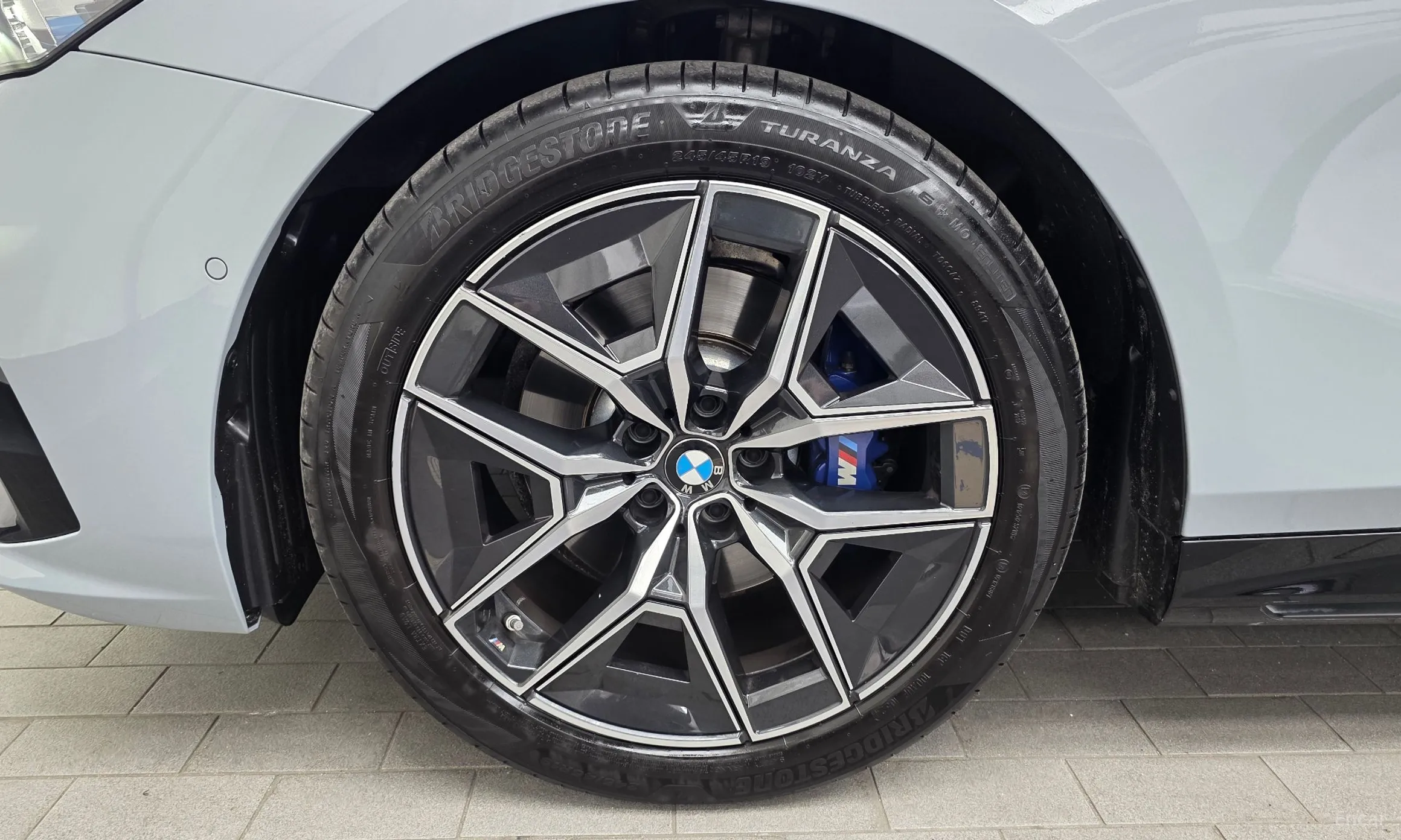 BMW 5 Series (G60) превью 5