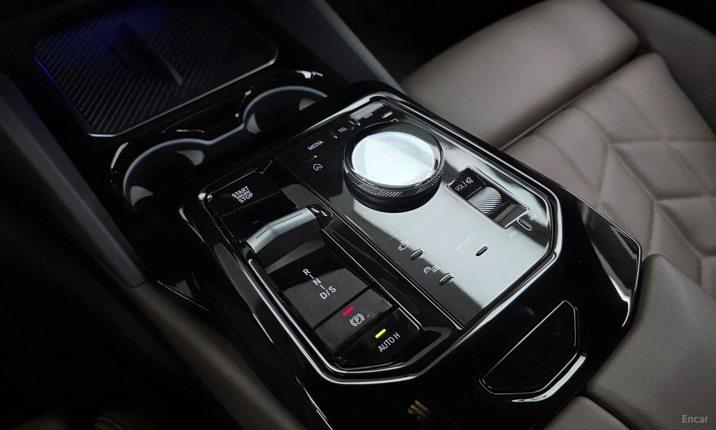 BMW 5 Series (G60) превью 9