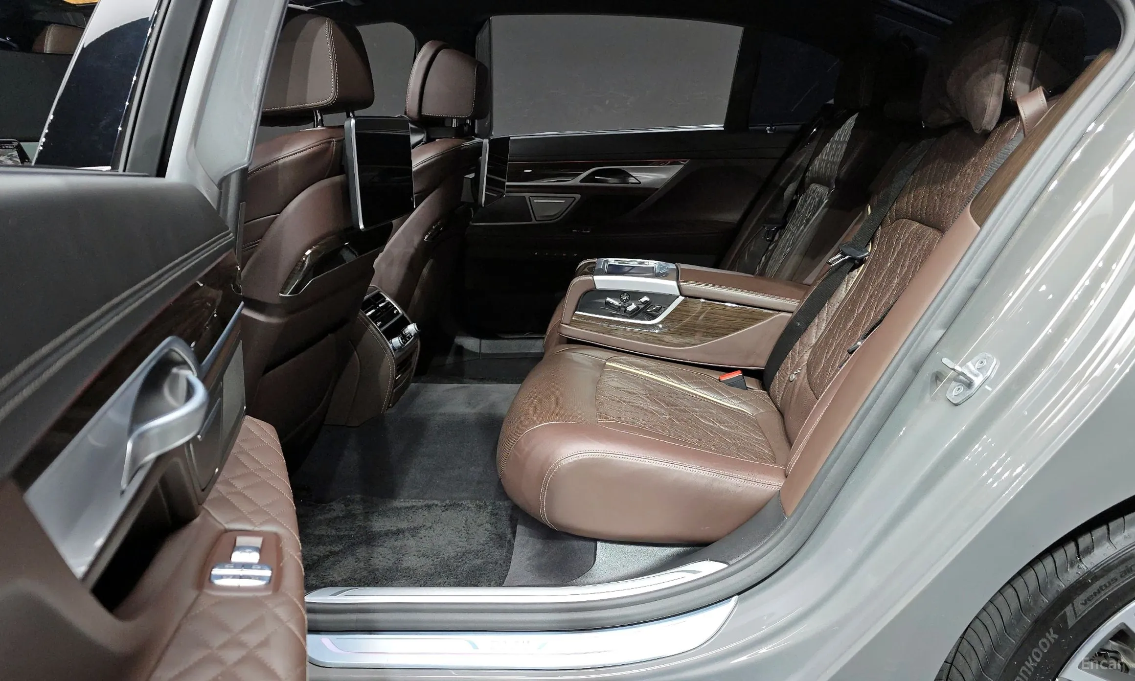 BMW 7 Series (G11) превью 12
