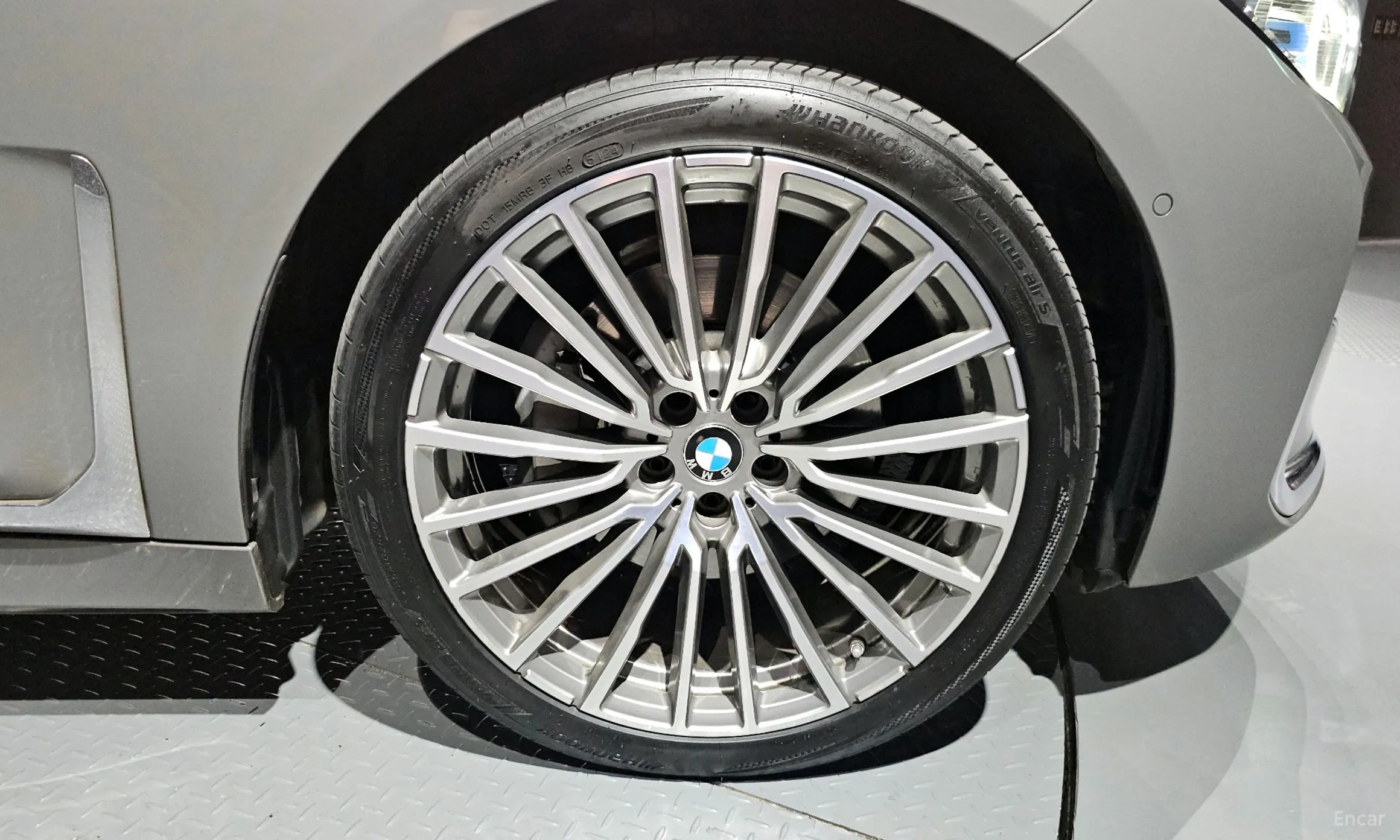 BMW 7 Series (G11) превью 5