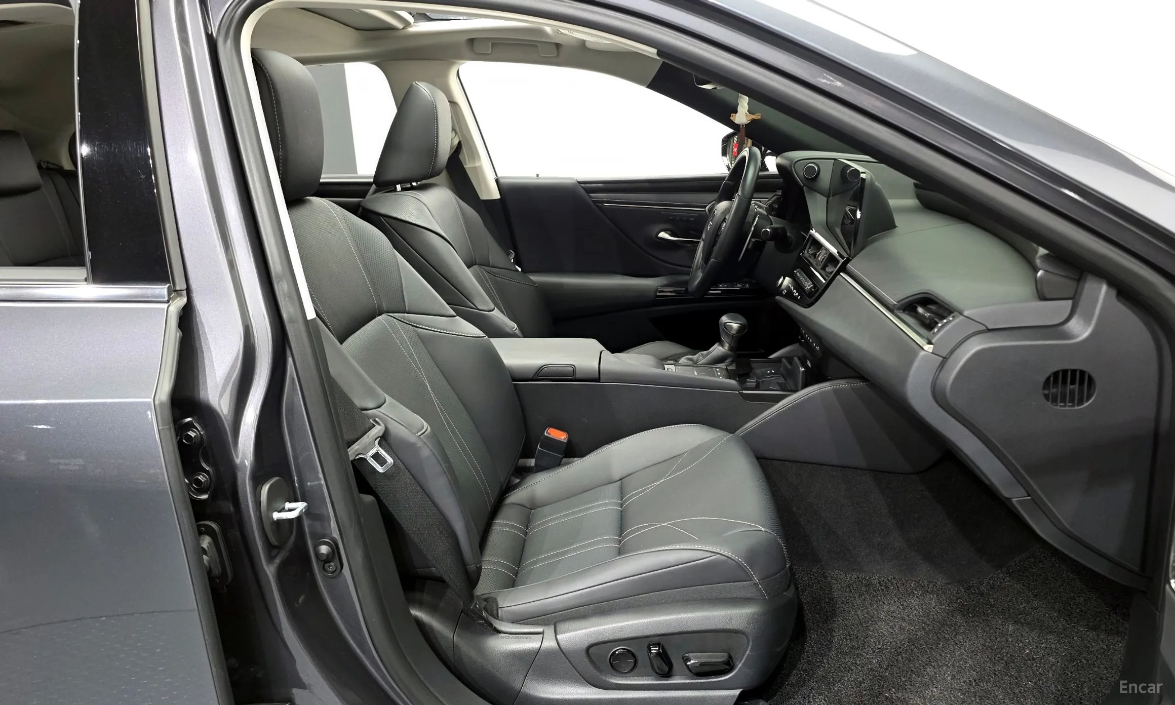 Lexus ES300h 7th Generation превью 11