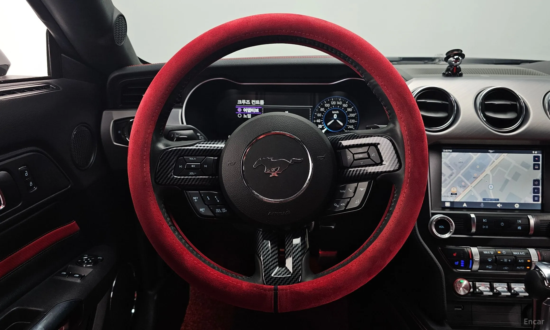 Ford Mustang превью 13